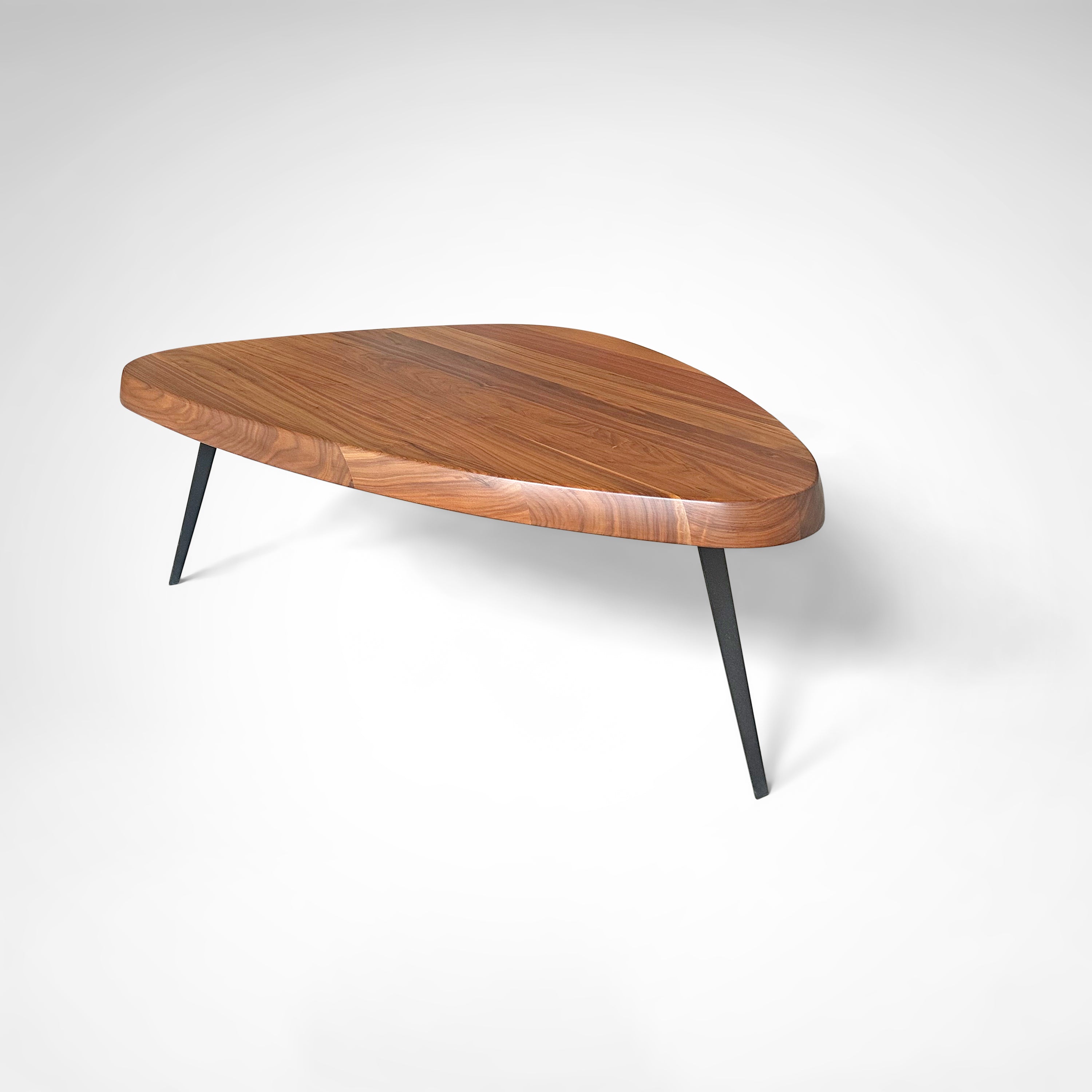 Mexique_walnut_coffee_table_by_Charlotte_Perriand_for_Cassina_2015