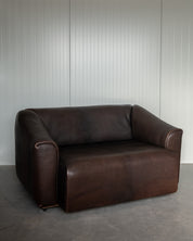 De_Sede_DS-47_NECK_Leather_Two_Seater_Sofa,_Switzerland_1970s