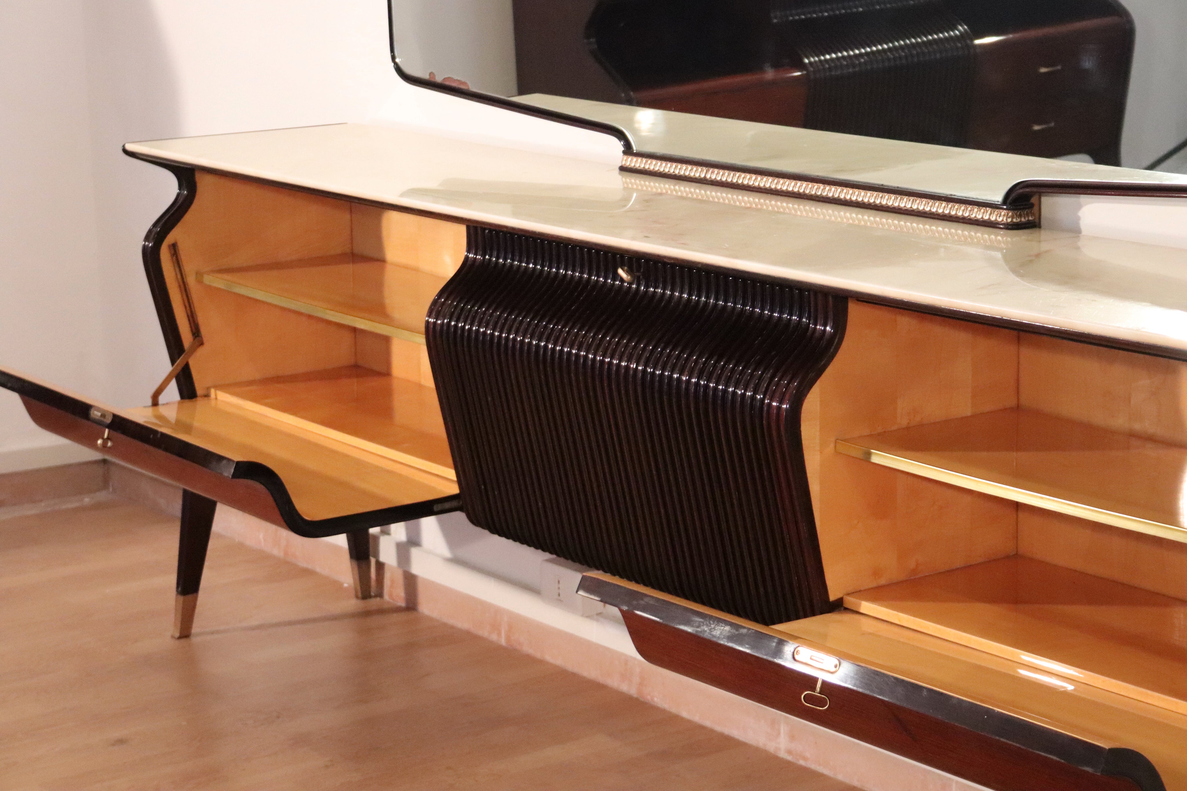 Mid-Century_Credenza_by_Osvaldo_Borsani,_Mahogany_Rosewood_Onyx,_Italy,_1950s