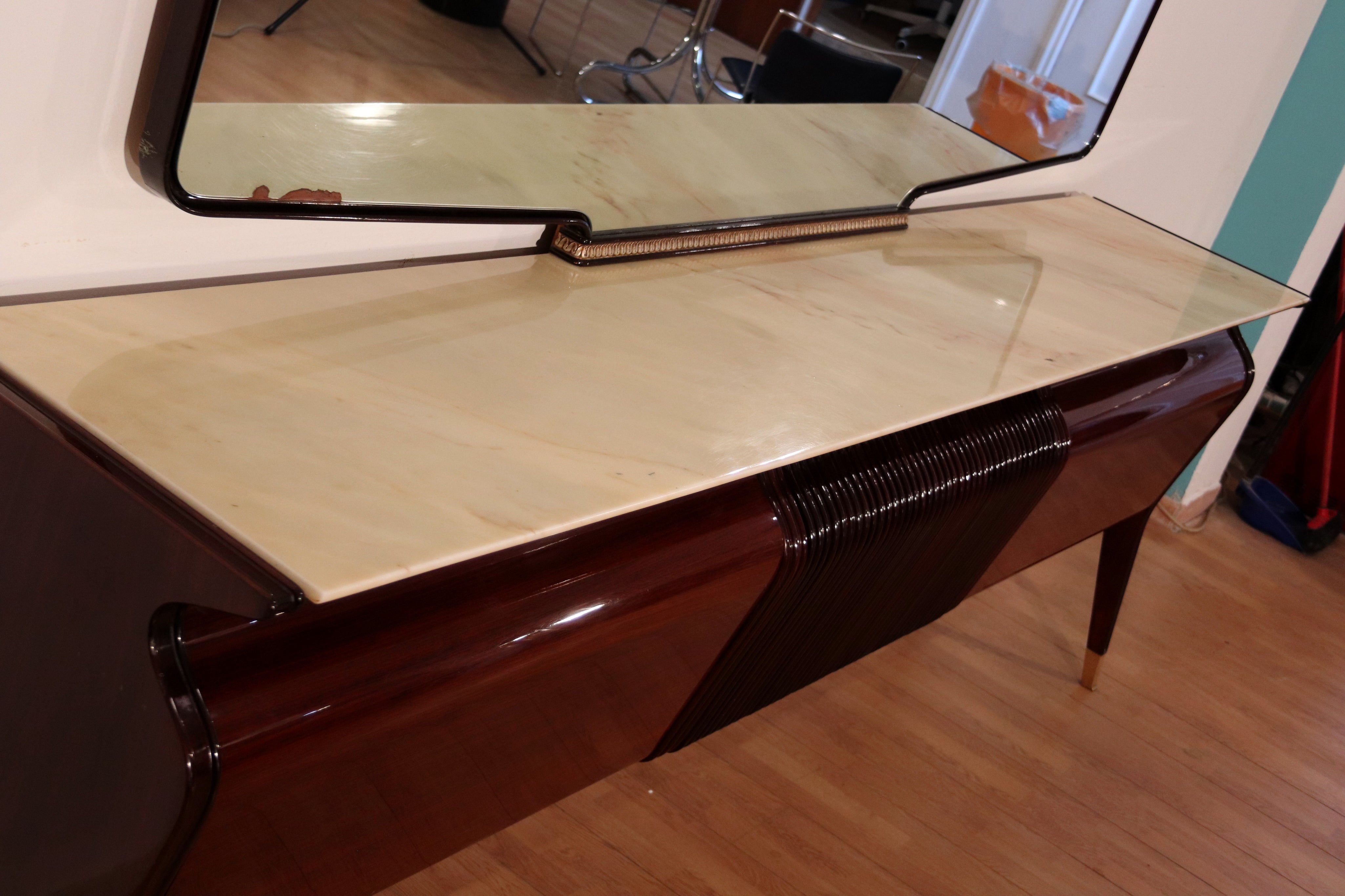 Mid-Century_Credenza_by_Osvaldo_Borsani,_Mahogany_Rosewood_Onyx,_Italy,_1950s