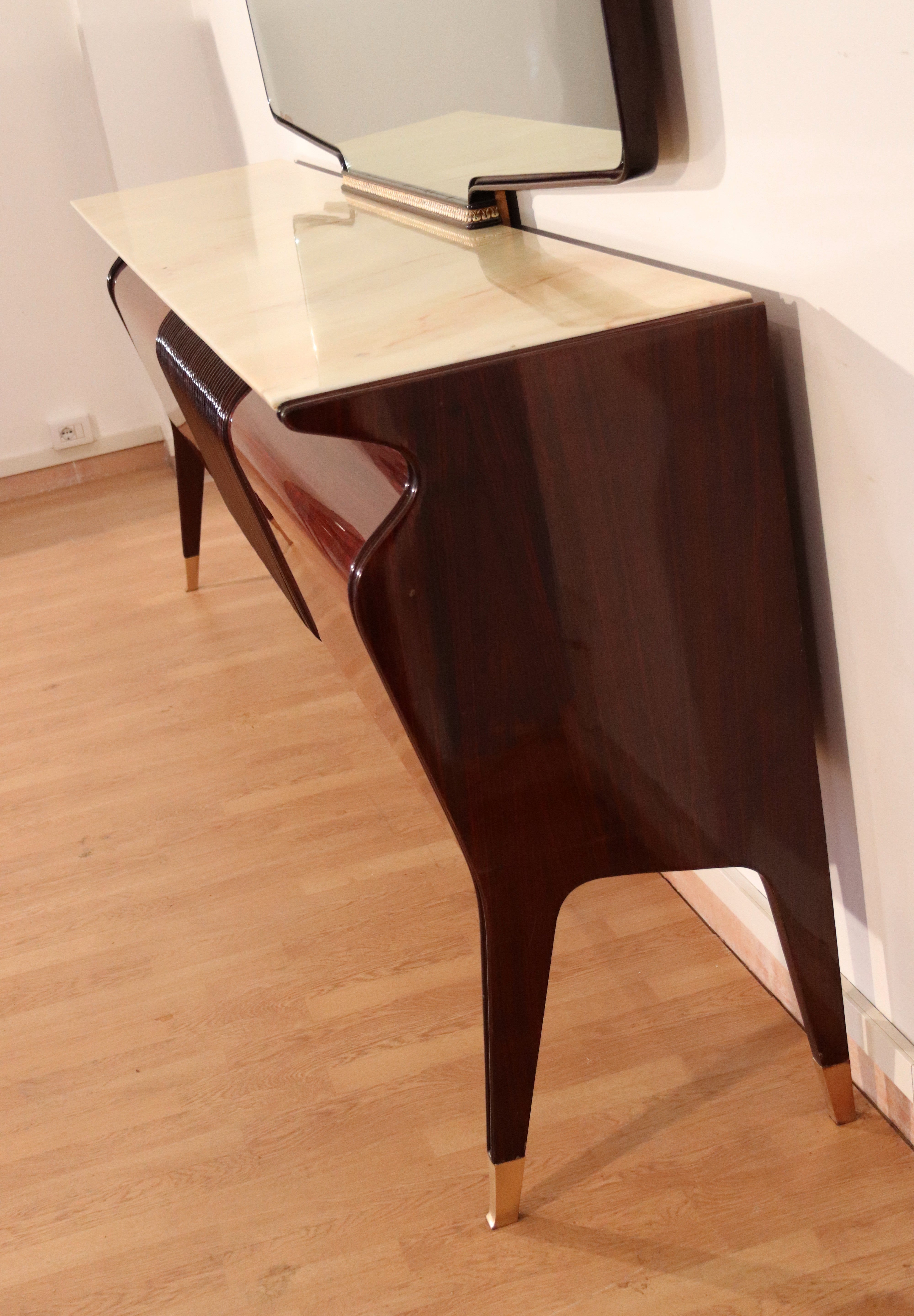 Mid-Century_Credenza_by_Osvaldo_Borsani,_Mahogany_Rosewood_Onyx,_Italy,_1950s