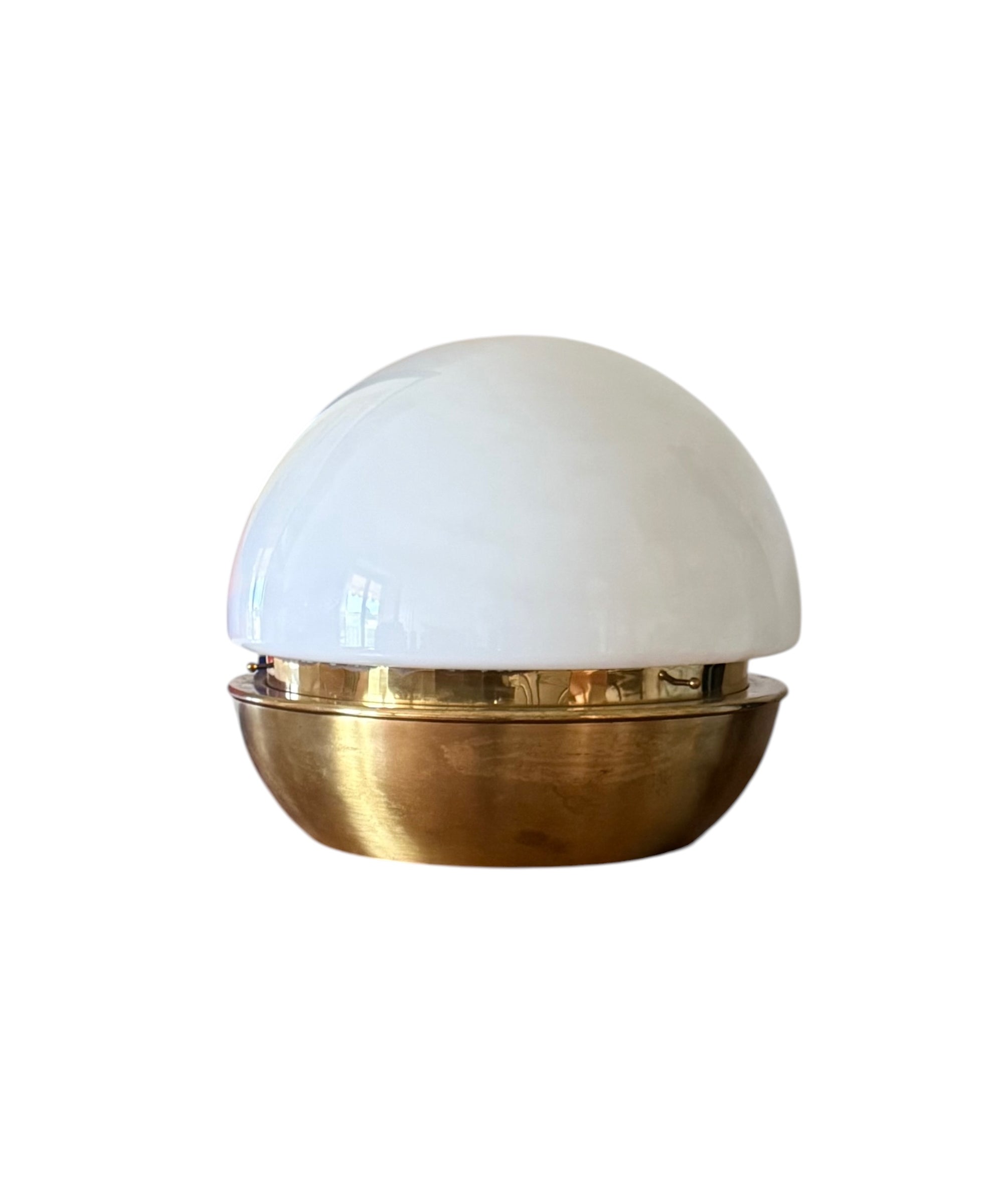 Rumi_Brass_and_Opaline_Glass_Table_Lamp,_Italy_1960s