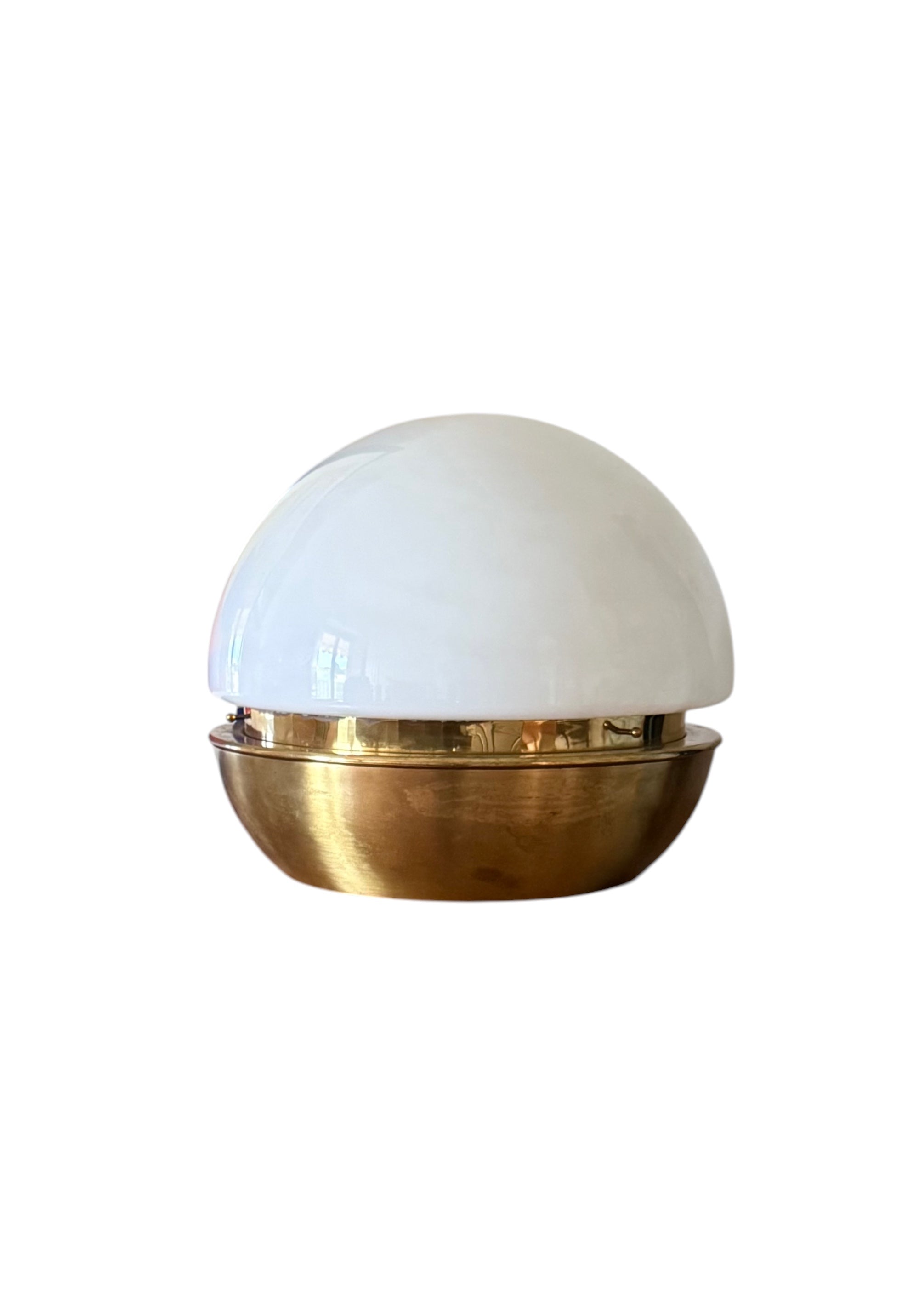 Rumi_Brass_and_Opaline_Glass_Table_Lamp,_Italy_1960s