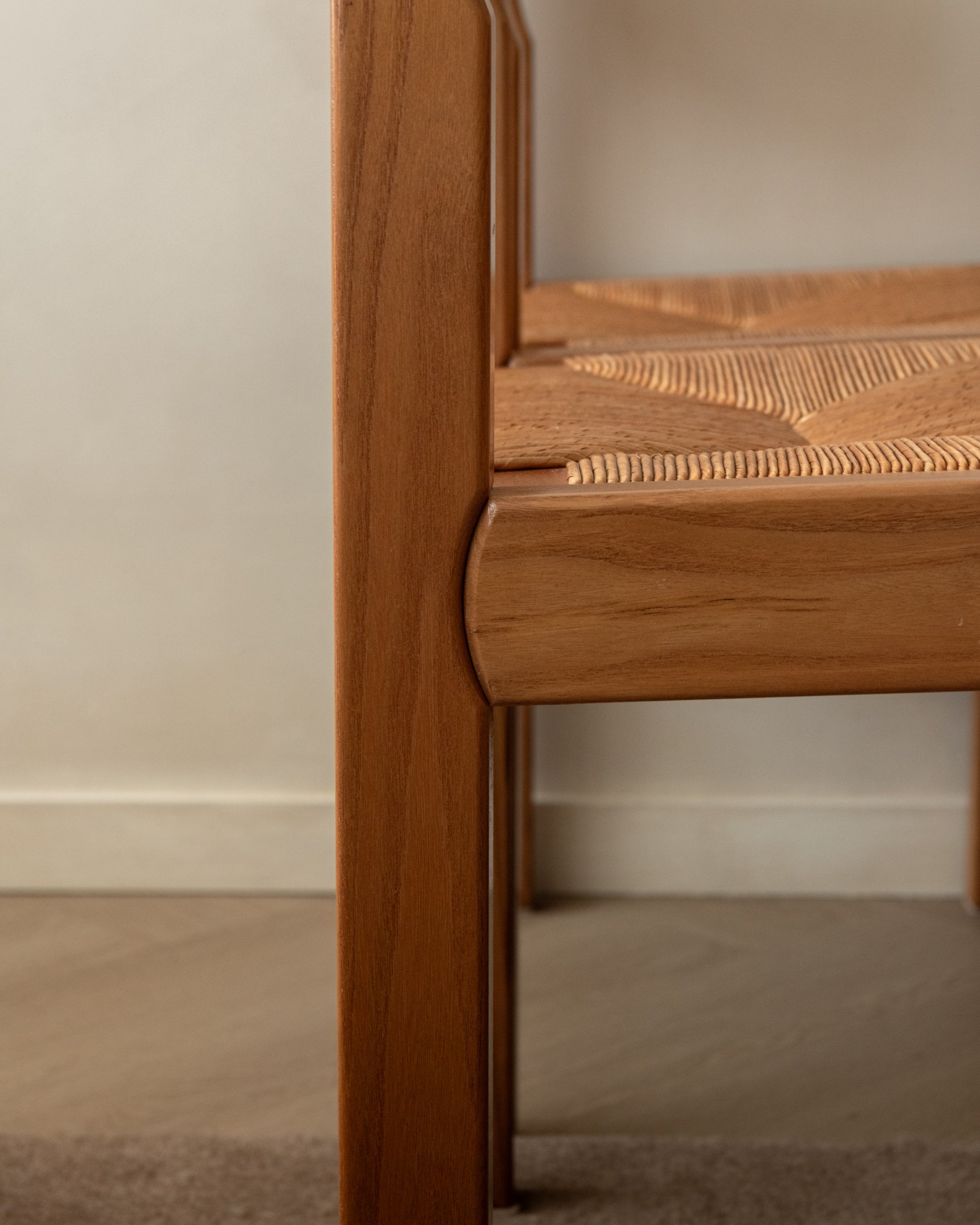 Set_of_4_Maison_Regain_Brutalist_Dining_Chairs_in_Elm_and_Rush,_France,_1970s