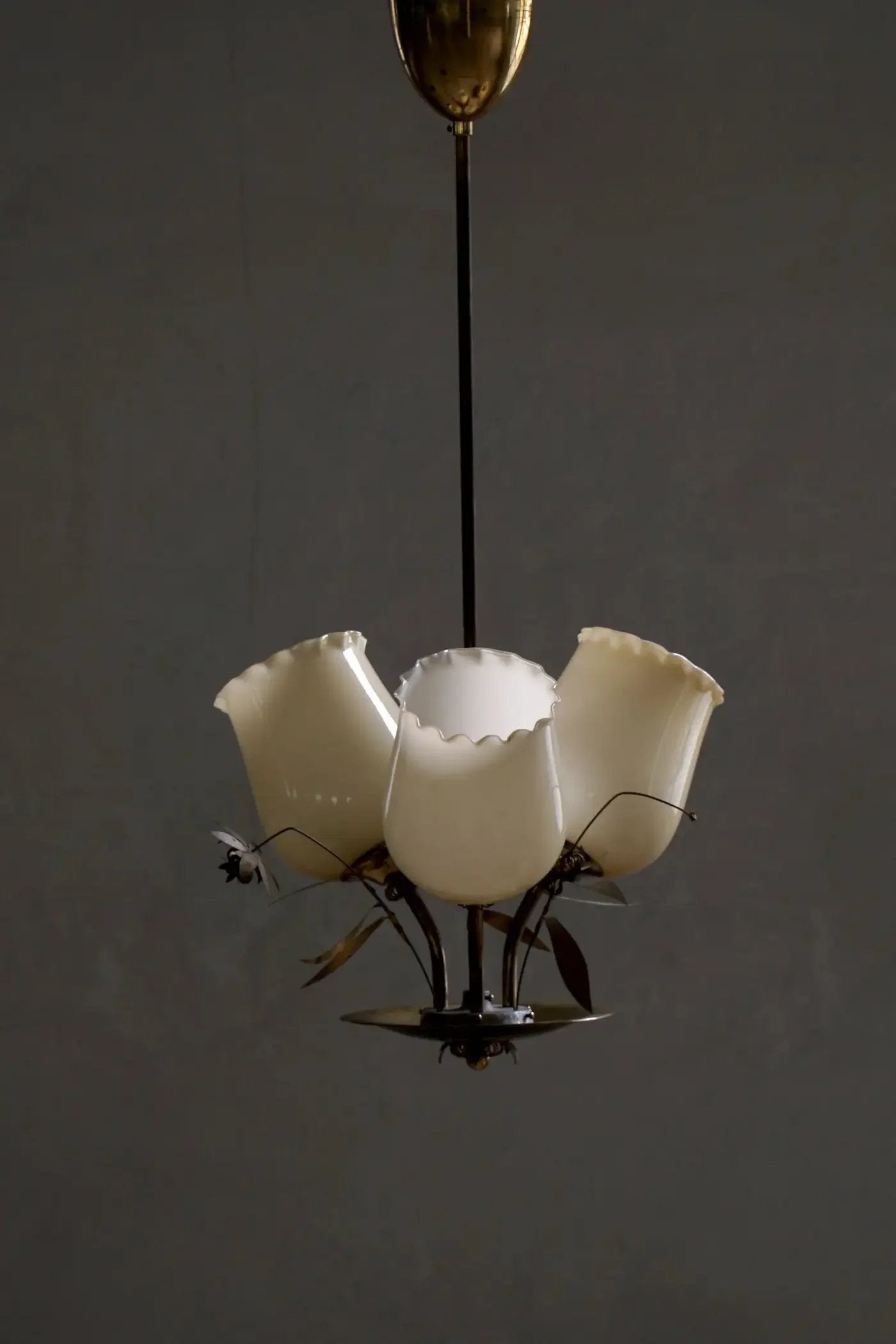 Mid-Century_Glass_and_Brass_Chandelier_Model_5013