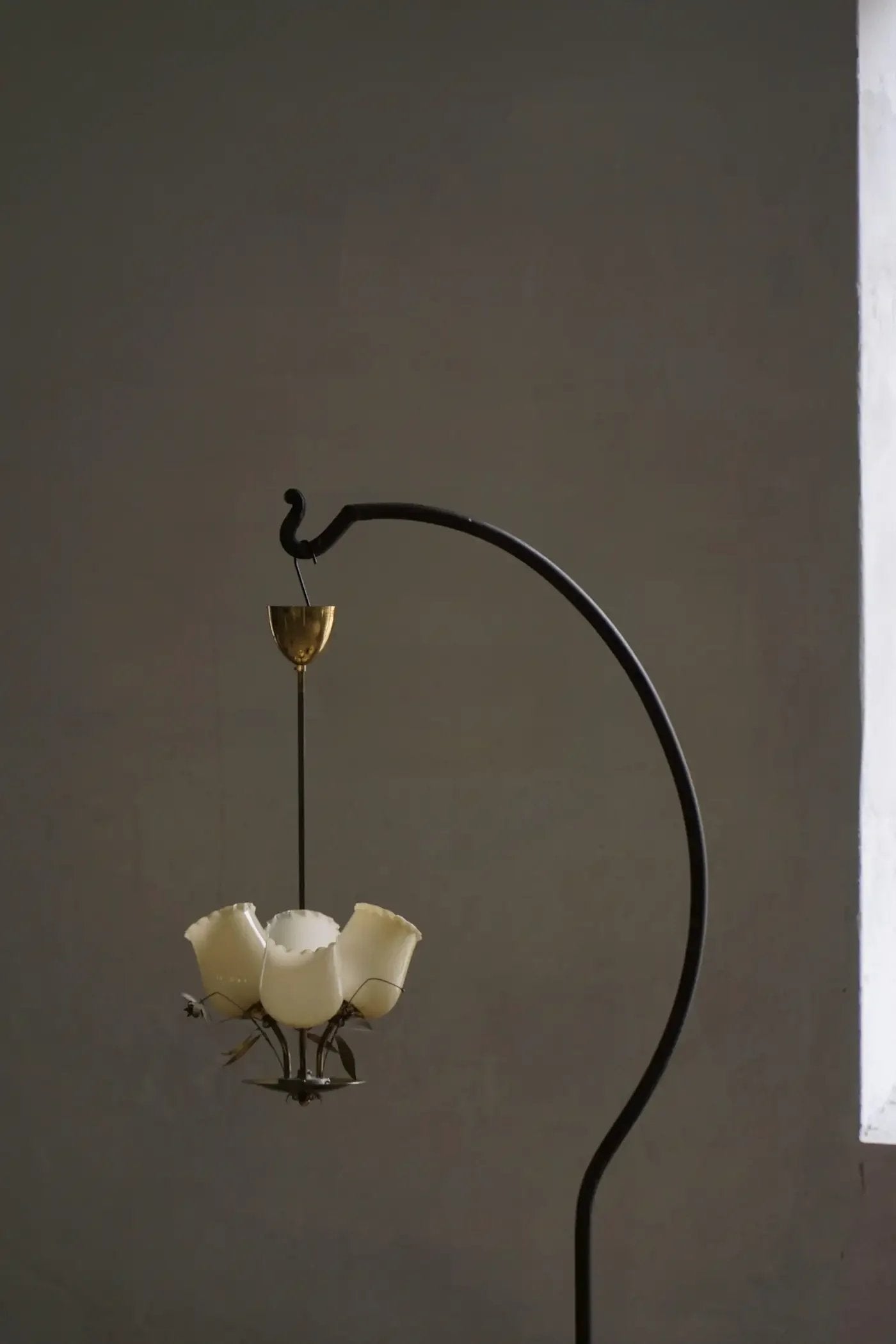 Mid-Century_Glass_and_Brass_Chandelier_Model_5013