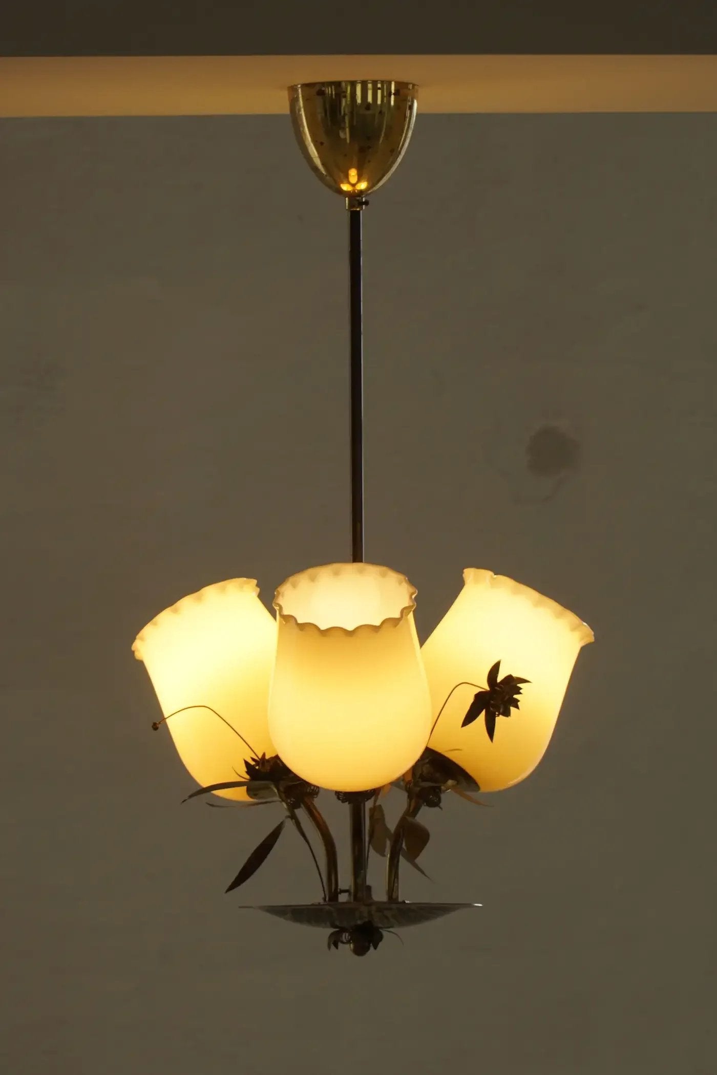 Mid-Century_Glass_and_Brass_Chandelier_Model_5013