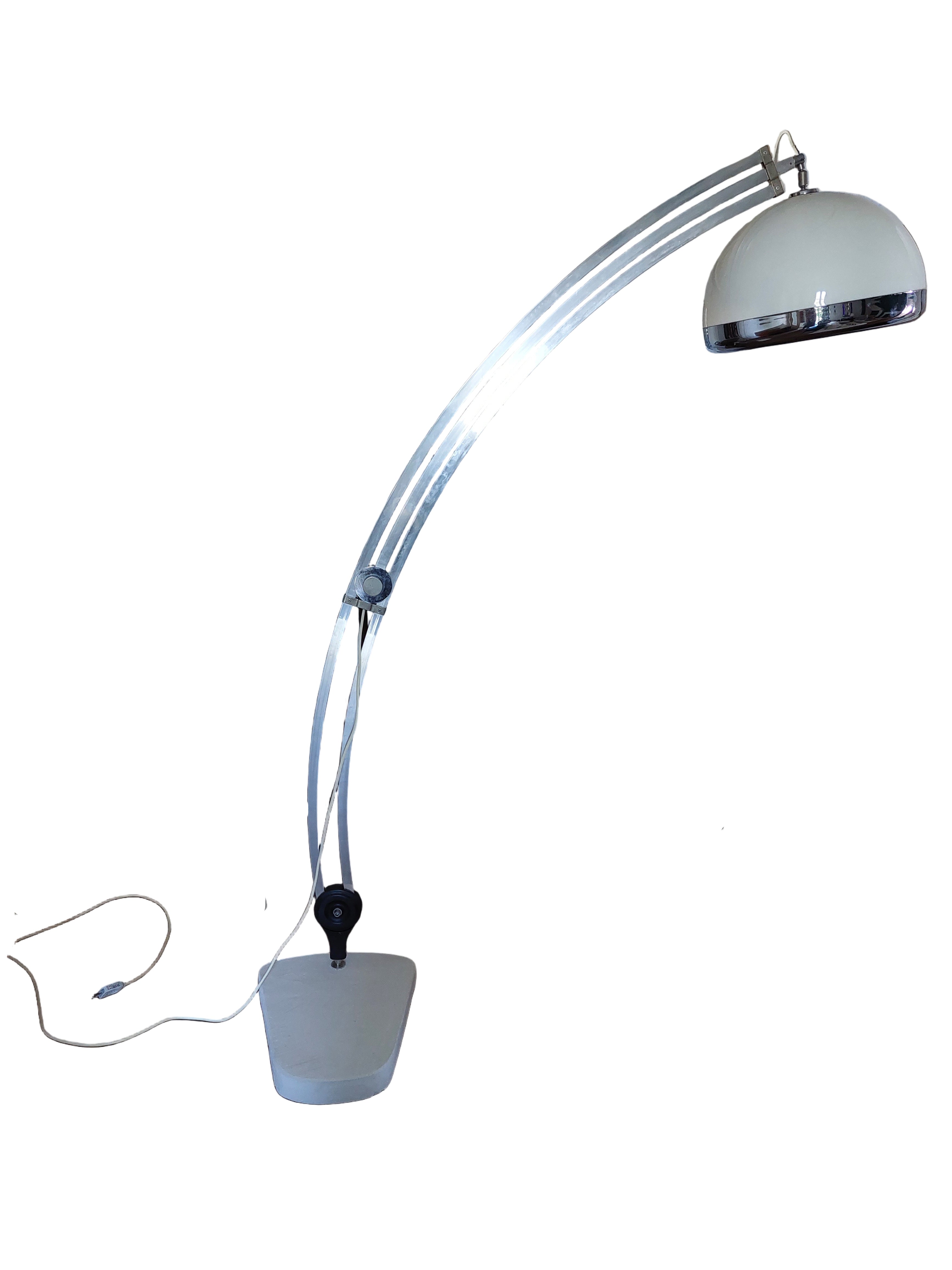 Mid_Century_Italian_Arc_Lamp_by_Gofreddo_Reggiani_70's