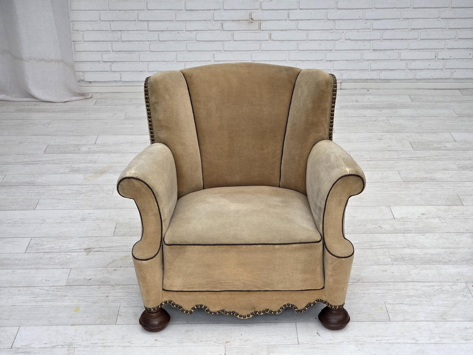 Danish_Relaxation_Armchair_in_Wood_and_Velour,_1950s,_Denmark