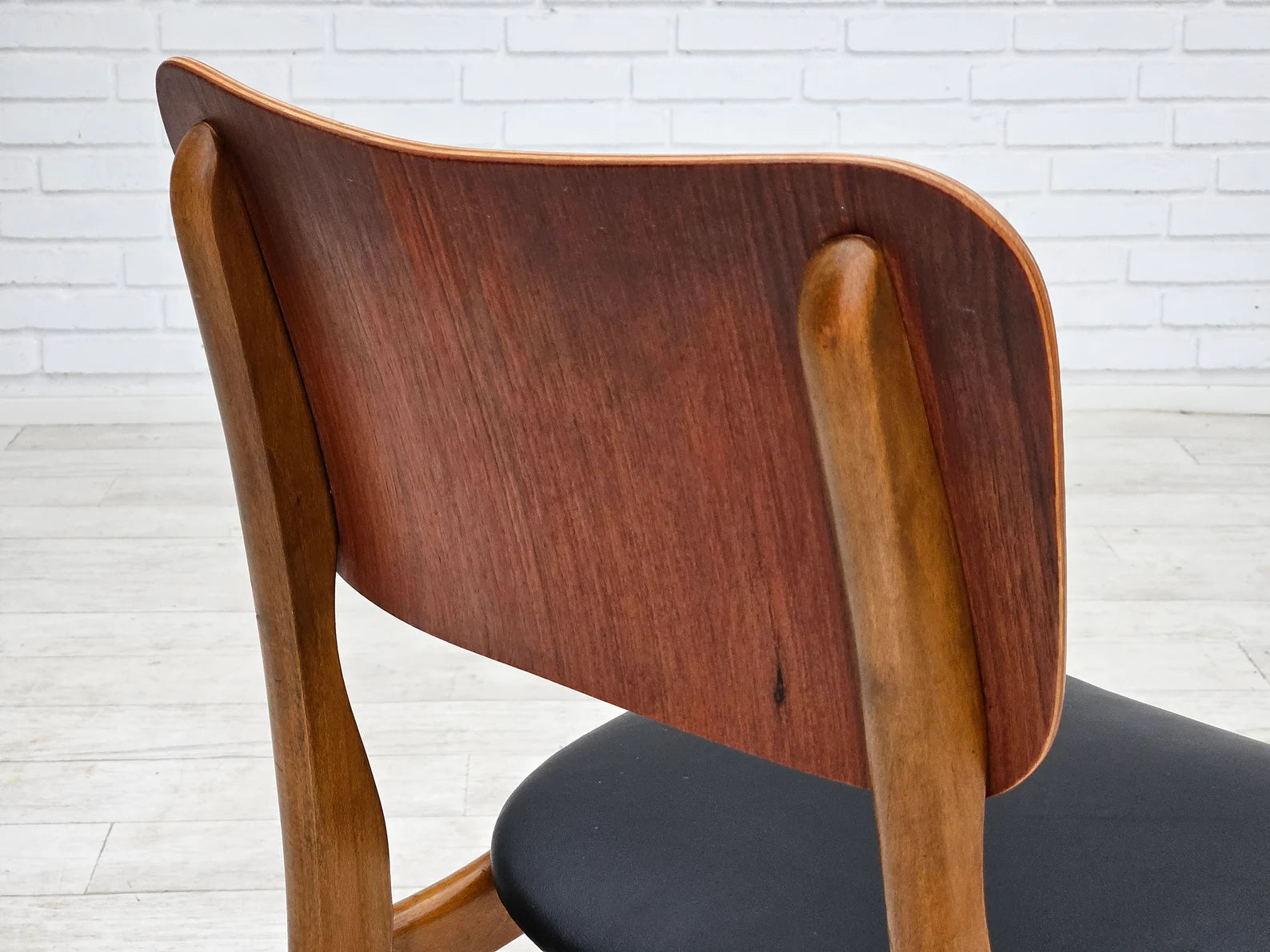 Set_of_3_Model_62_Dining_Chairs_by_Ib_Kofod-Larsen,_1960s,_Denmark