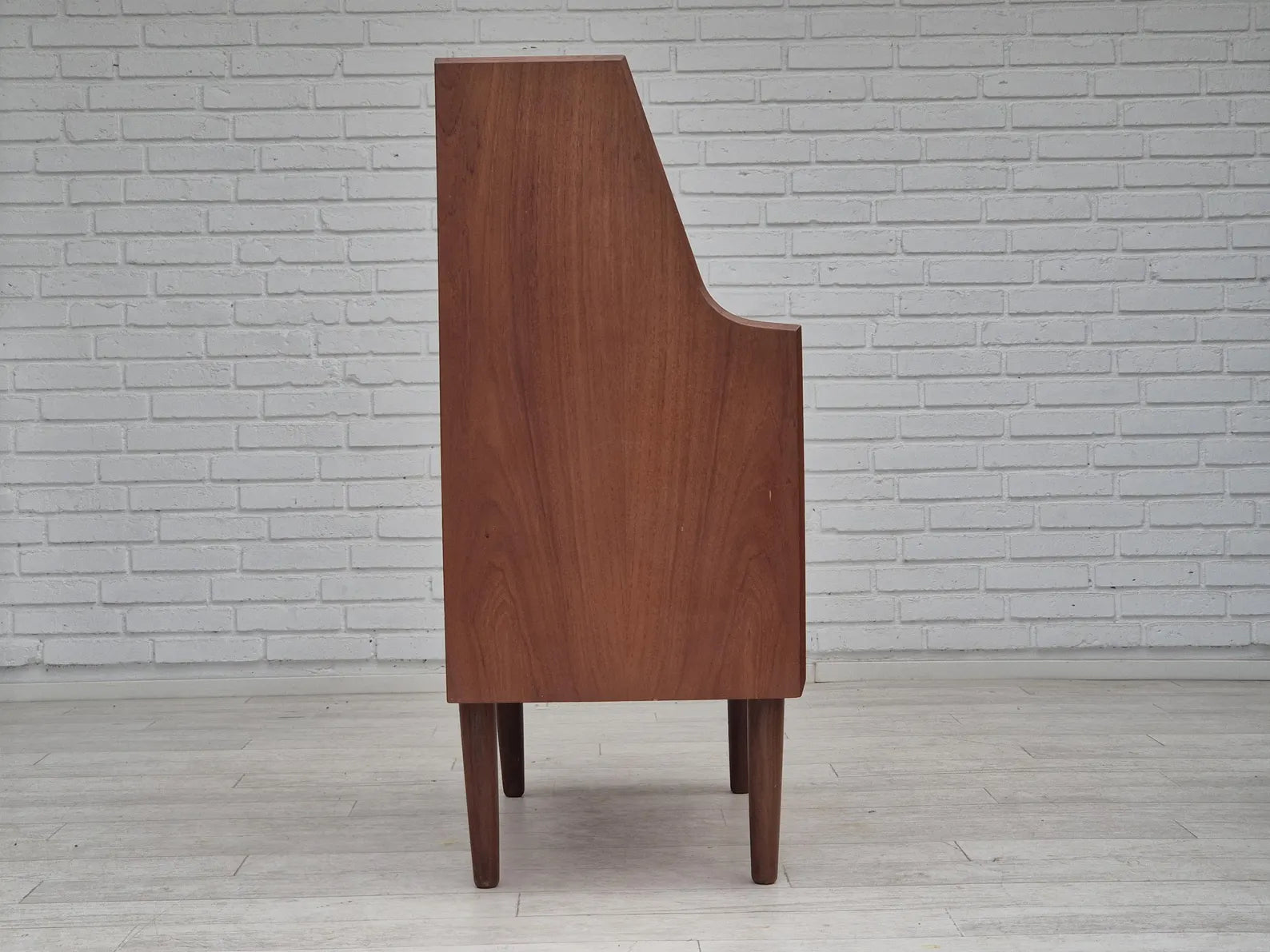 Mid-Century_Modern_Dresser,_Teak,_1960s_Denmark