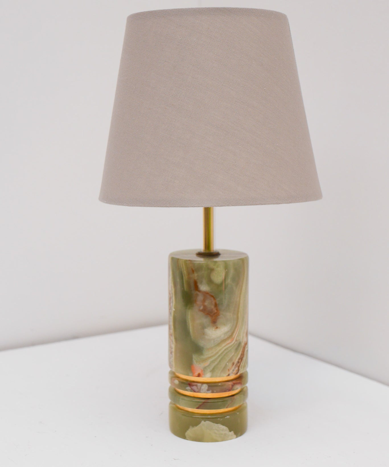 “Pierre_Véritable”_Onyx_and_Brass_Table_Lamp,_Italy,_1960s