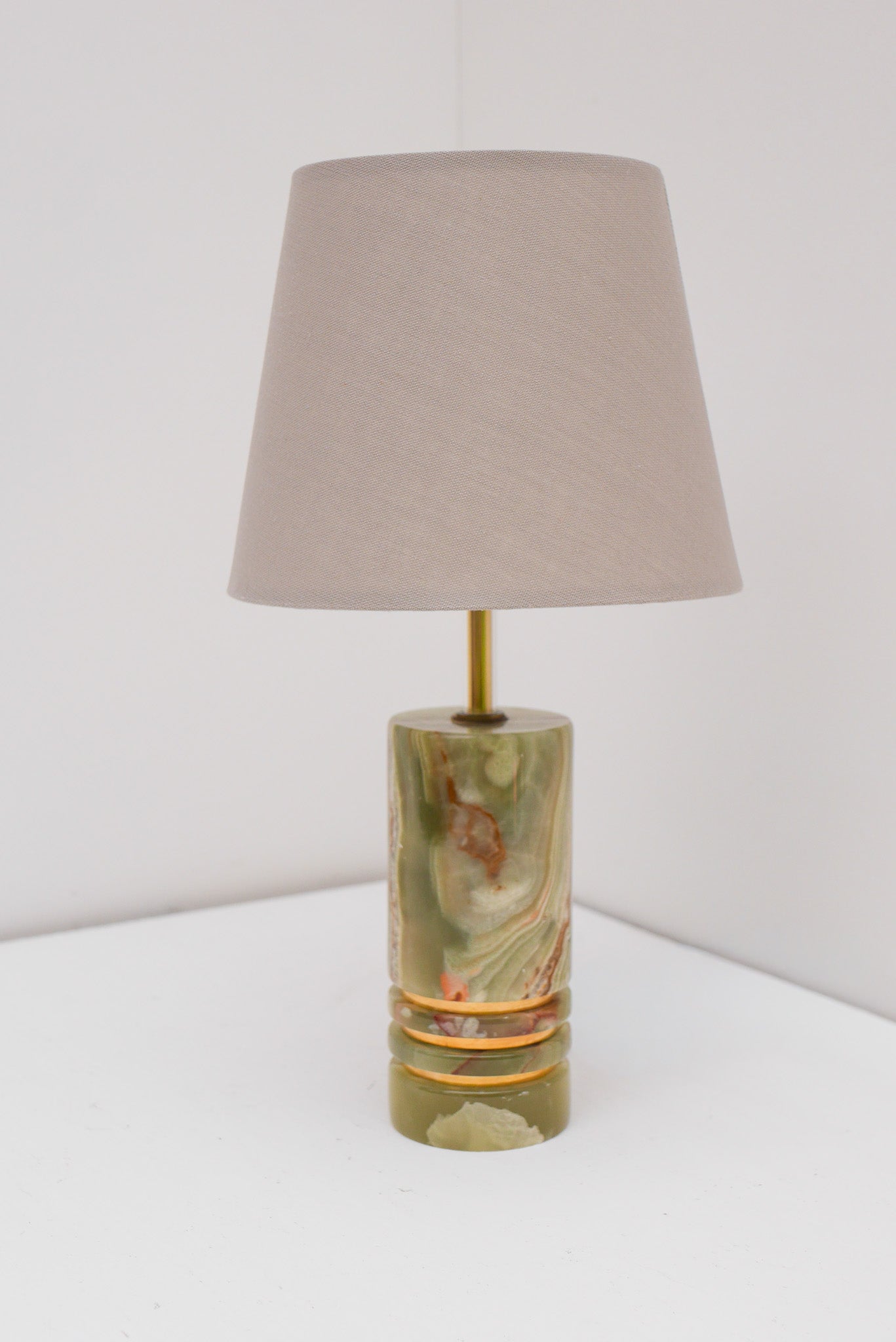 “Pierre_Véritable”_Onyx_and_Brass_Table_Lamp,_Italy,_1960s