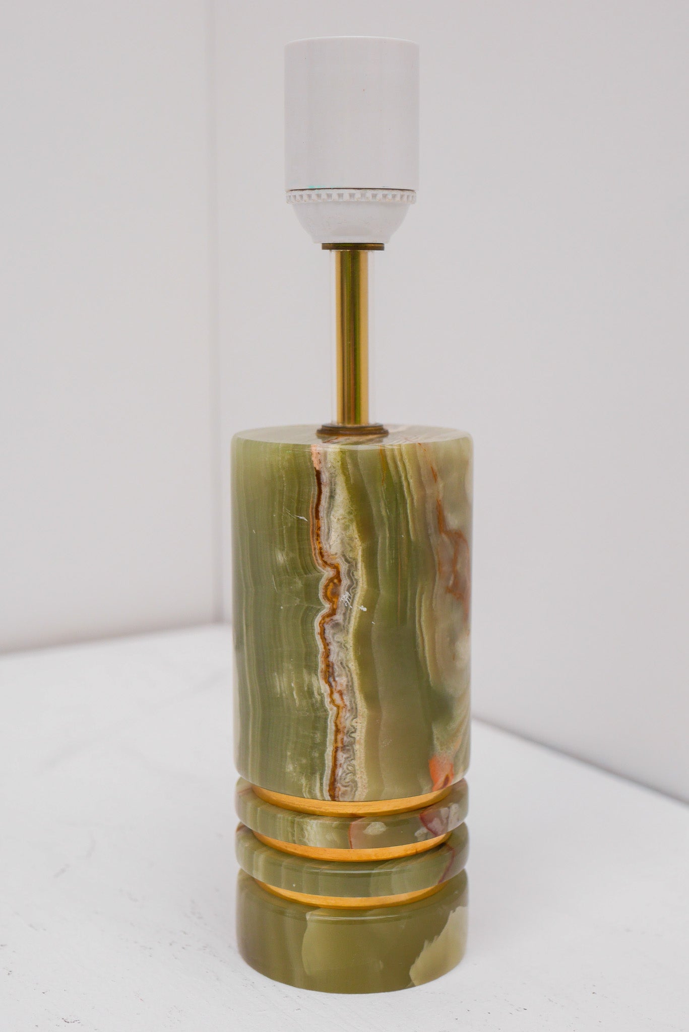 “Pierre_Véritable”_Onyx_and_Brass_Table_Lamp,_Italy,_1960s
