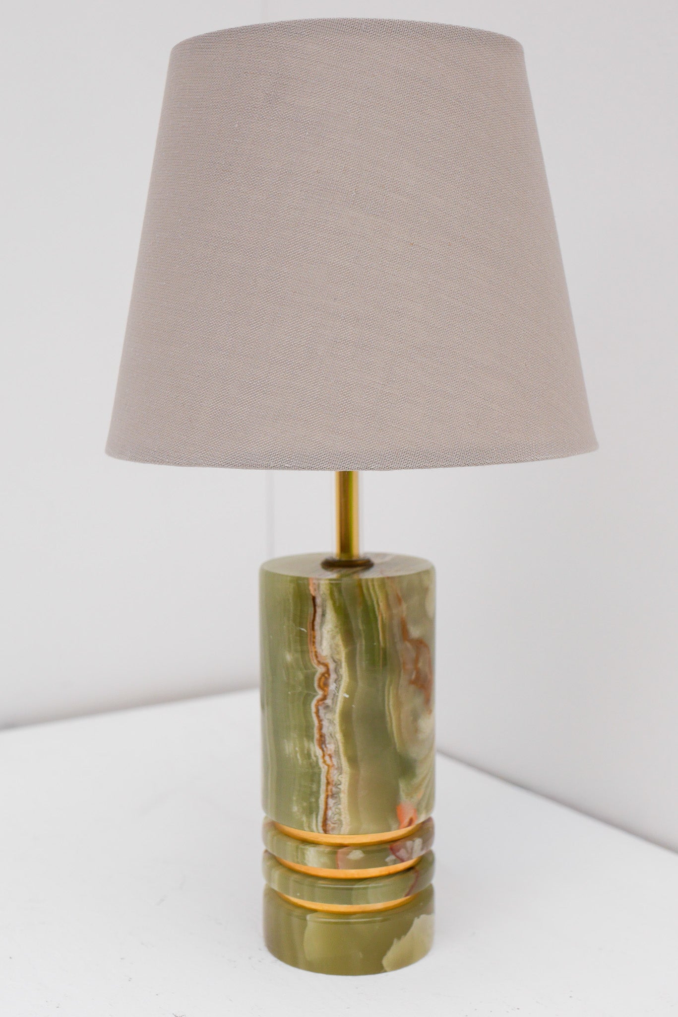 “Pierre_Véritable”_Onyx_and_Brass_Table_Lamp,_Italy,_1960s
