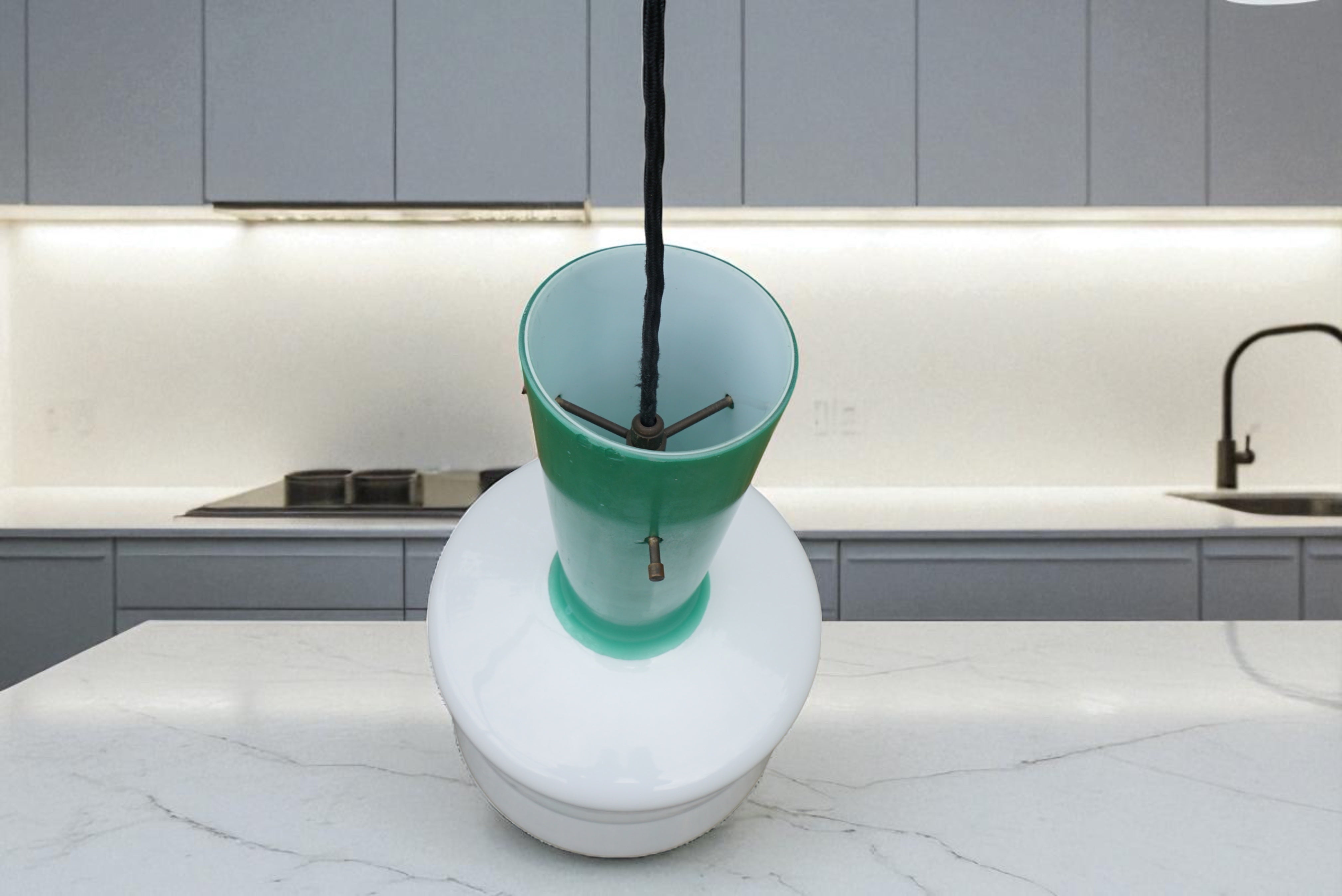 Mid-century_modern_Italy_opal_glass_lamp