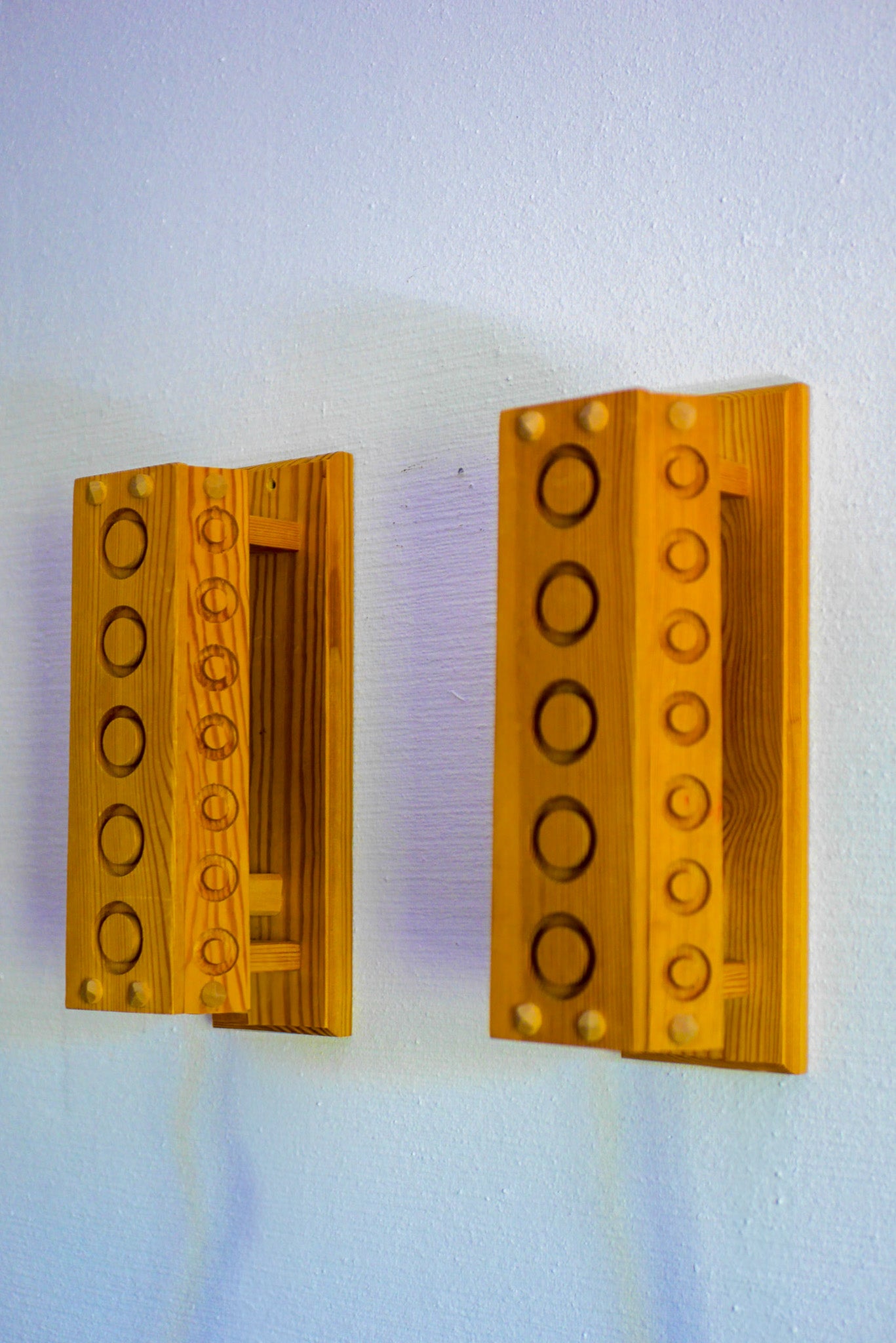 Set_of_2_Pine_Wall_Lights_by_Stig_Sandqvist,_Swedish_Mid-Century_Modern,_1970s