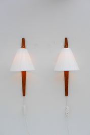 Teak_Wall_Sconces_by_Uno_and_Östen_Kristiansson_for_Luxus,_Sweden,_1960s