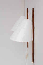 Teak_Wall_Sconces_by_Uno_and_Östen_Kristiansson_for_Luxus,_Sweden,_1960s