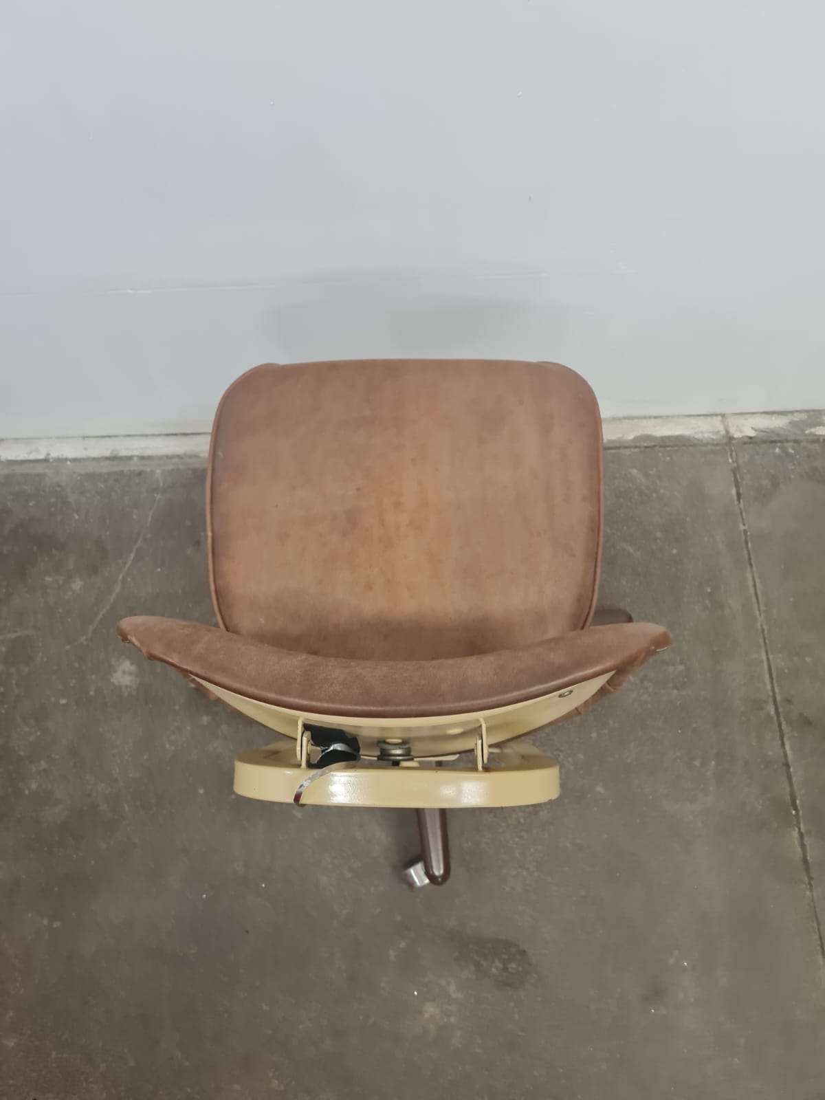 Mid-Century_Modern_Swivel_Office_Chair_by_United_Chair_Co.,_1950s