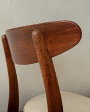 Set_of_4_Vintage_CH30_Dining_Chairs_by_Hans_J._Wegner_for_Carl_Hansen_&_Søn,_Danish_Teak_and_Oak_Mid_Century_Modern