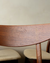 Set_of_4_Vintage_CH30_Dining_Chairs_by_Hans_J._Wegner_for_Carl_Hansen_&_Søn,_Danish_Teak_and_Oak_Mid_Century_Modern