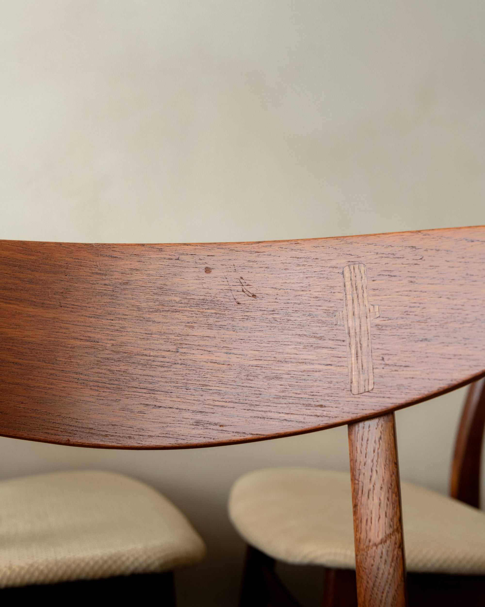Set_of_4_Vintage_CH30_Dining_Chairs_by_Hans_J._Wegner_for_Carl_Hansen_&_Søn,_Danish_Teak_and_Oak_Mid_Century_Modern
