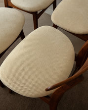 Set_of_4_Vintage_CH30_Dining_Chairs_by_Hans_J._Wegner_for_Carl_Hansen_&_Søn,_Danish_Teak_and_Oak_Mid_Century_Modern