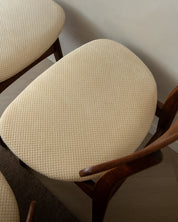 Set_of_4_Vintage_CH30_Dining_Chairs_by_Hans_J._Wegner_for_Carl_Hansen_&_Søn,_Danish_Teak_and_Oak_Mid_Century_Modern