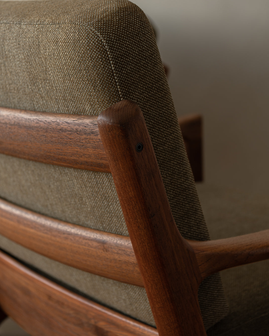 Set_of_2_Vintage_Danish_Teak_Senator_Lounge_Chairs_by_Ole_Wanscher_for_Cado,_1960s_Mid_Century_Modern