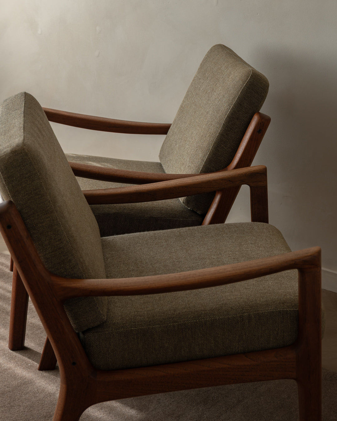 Set_of_2_Vintage_Danish_Teak_Senator_Lounge_Chairs_by_Ole_Wanscher_for_Cado,_1960s_Mid_Century_Modern