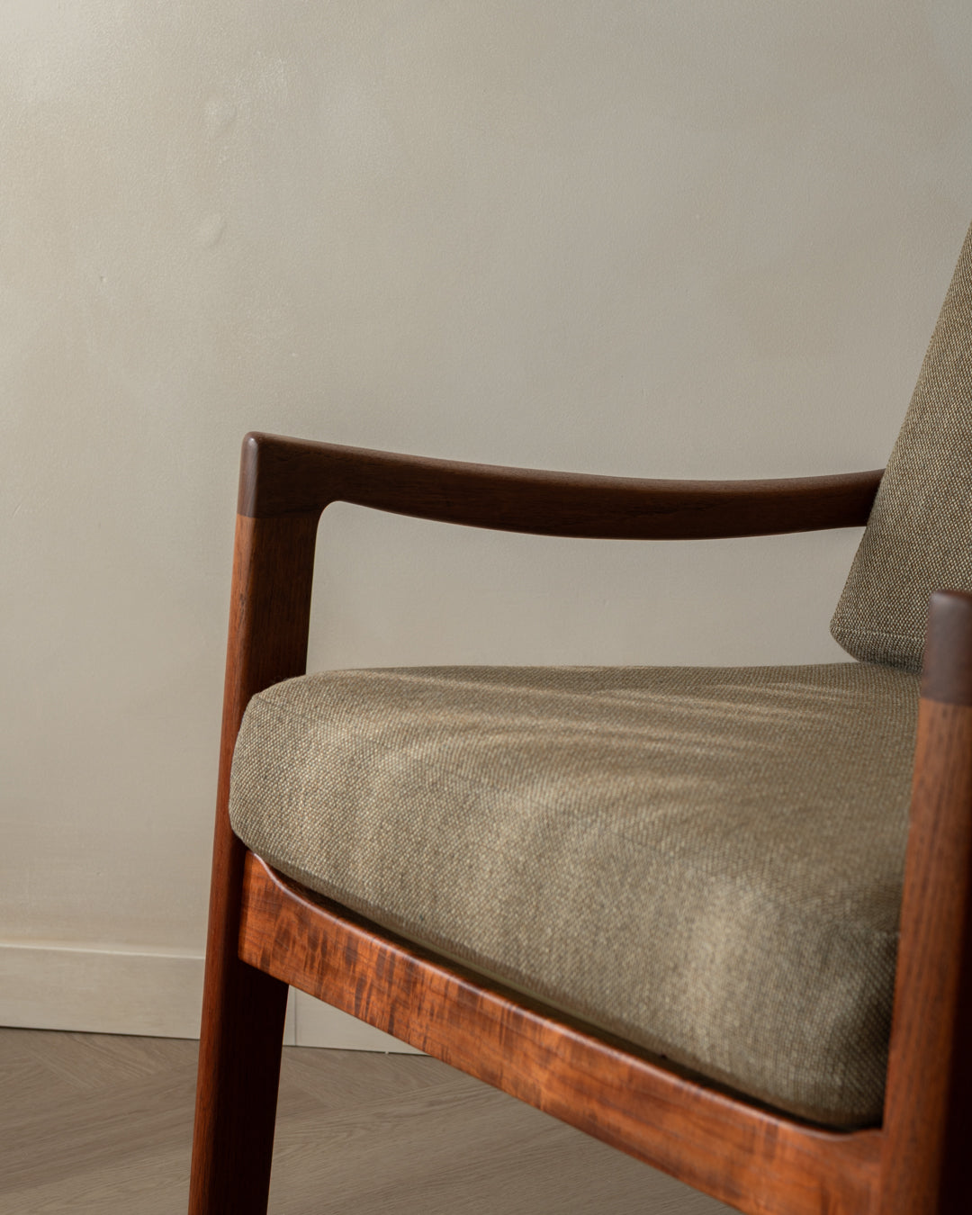 Set_of_2_Vintage_Danish_Teak_Senator_Lounge_Chairs_by_Ole_Wanscher_for_Cado,_1960s_Mid_Century_Modern
