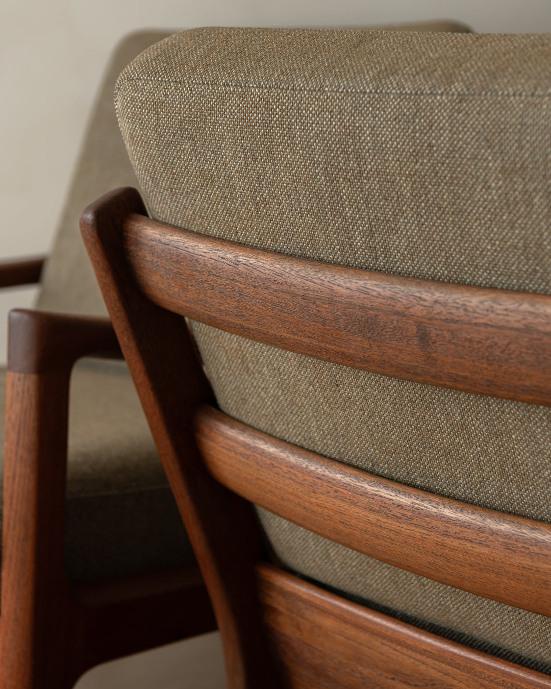 Set_of_2_Vintage_Danish_Teak_Senator_Lounge_Chairs_by_Ole_Wanscher_for_Cado,_1960s_Mid_Century_Modern
