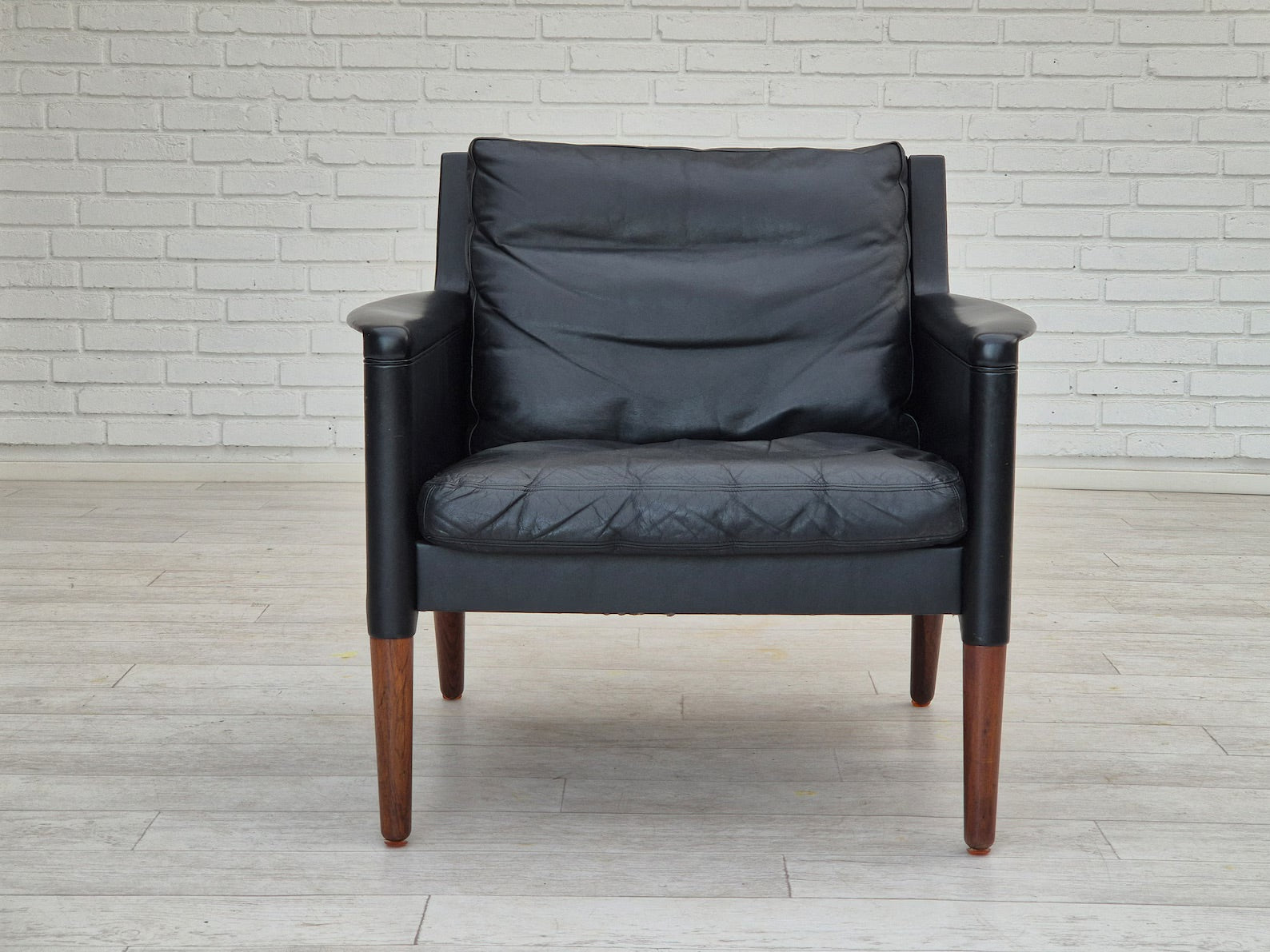 Mid-Century_Modern,_Upholstery_&_Wood_Frame_by_Kurt_Østervig,_1960s_Denmark