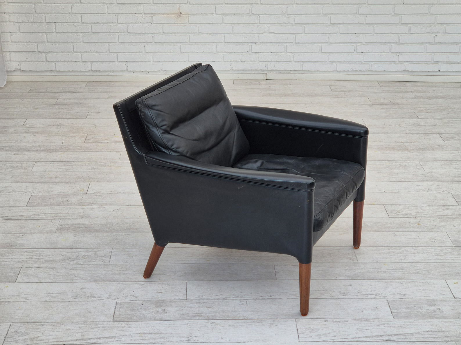 Mid-Century_Modern,_Upholstery_&_Wood_Frame_by_Kurt_Østervig,_1960s_Denmark