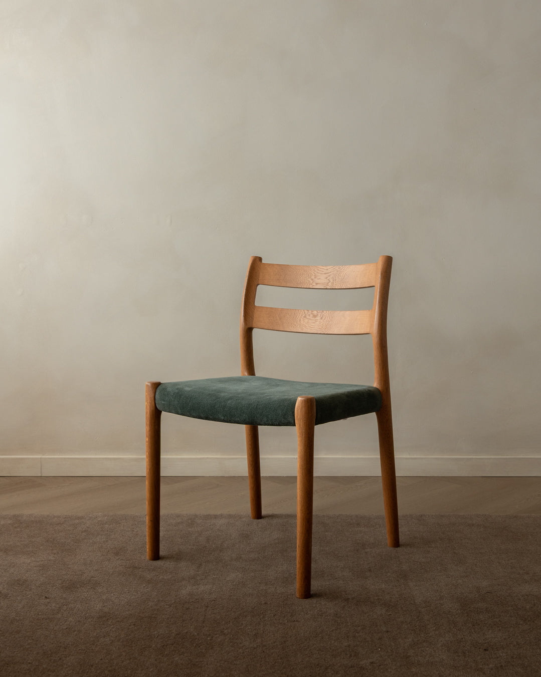 Set_of_4_Vintage_Danish_Oak_Model_84_Dining_Chairs_by_Niels_Otto_Møller_for_J.L._Møllers,_1970s_Scandinavian_Modern