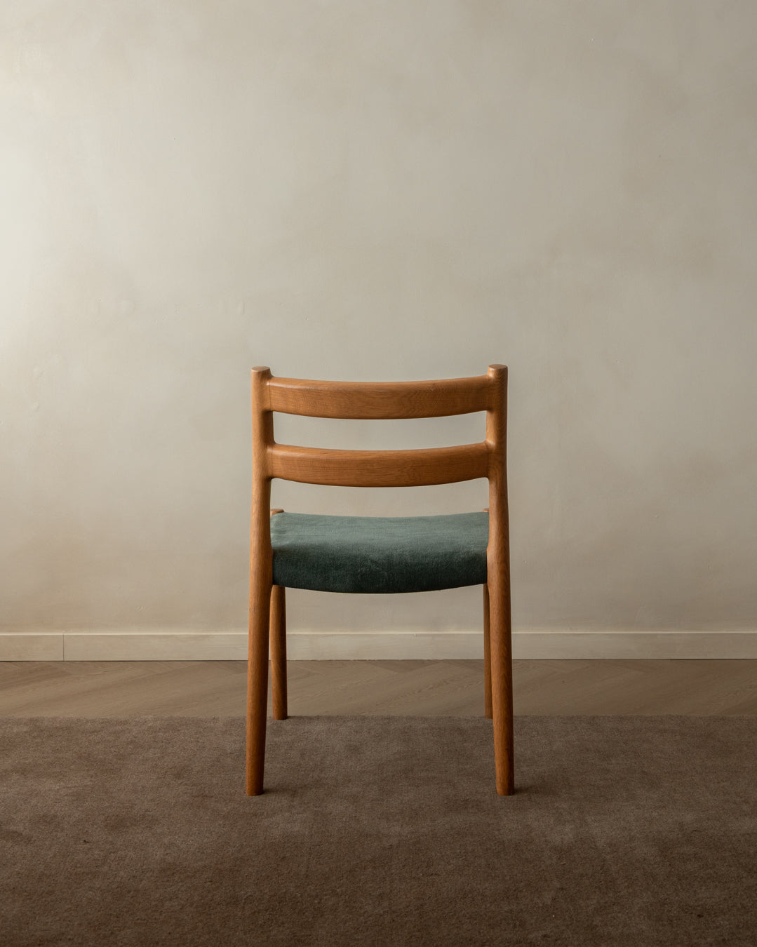 Set_of_4_Vintage_Danish_Oak_Model_84_Dining_Chairs_by_Niels_Otto_Møller_for_J.L._Møllers,_1970s_Scandinavian_Modern