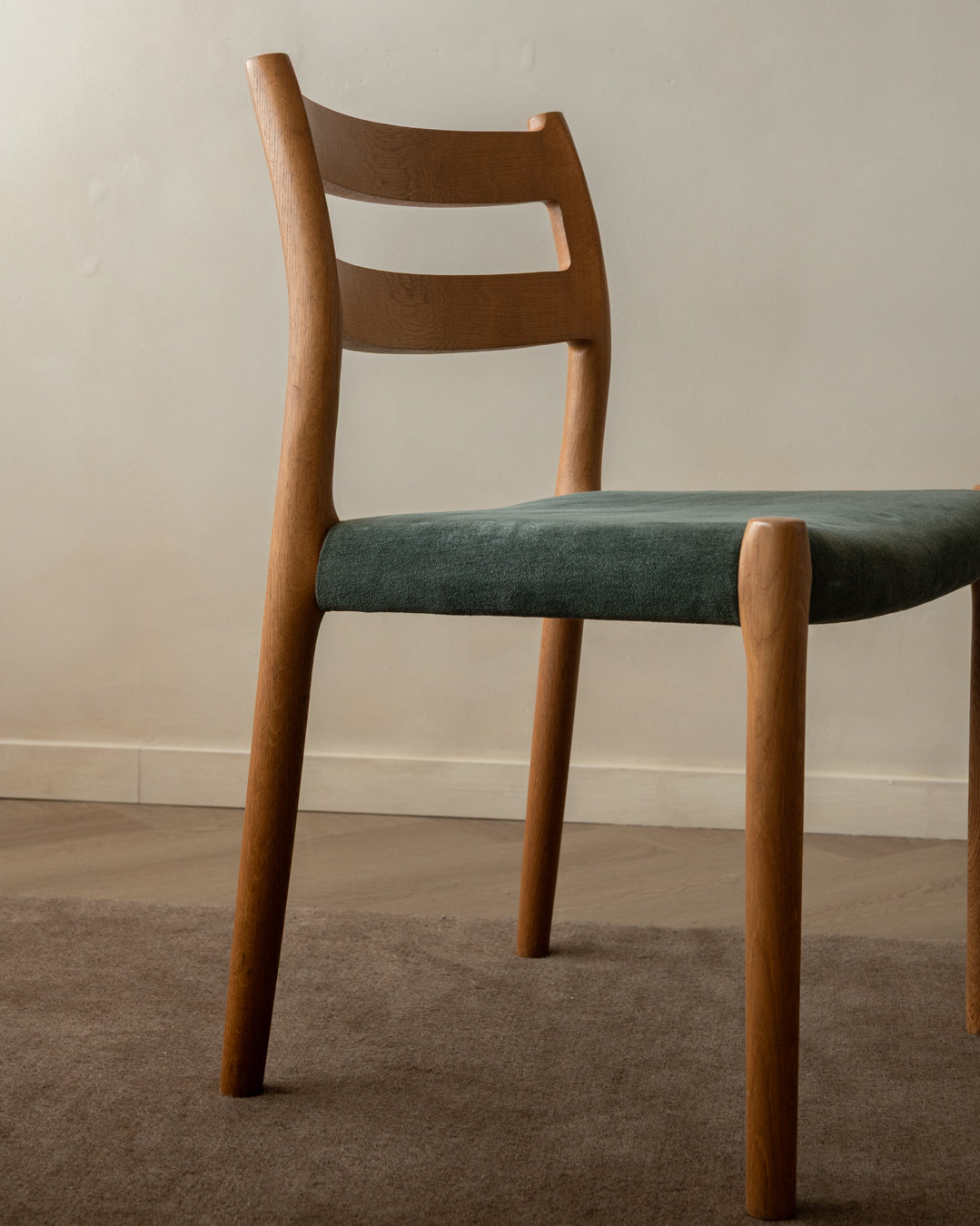 Set_of_4_Vintage_Danish_Oak_Model_84_Dining_Chairs_by_Niels_Otto_Møller_for_J.L._Møllers,_1970s_Scandinavian_Modern