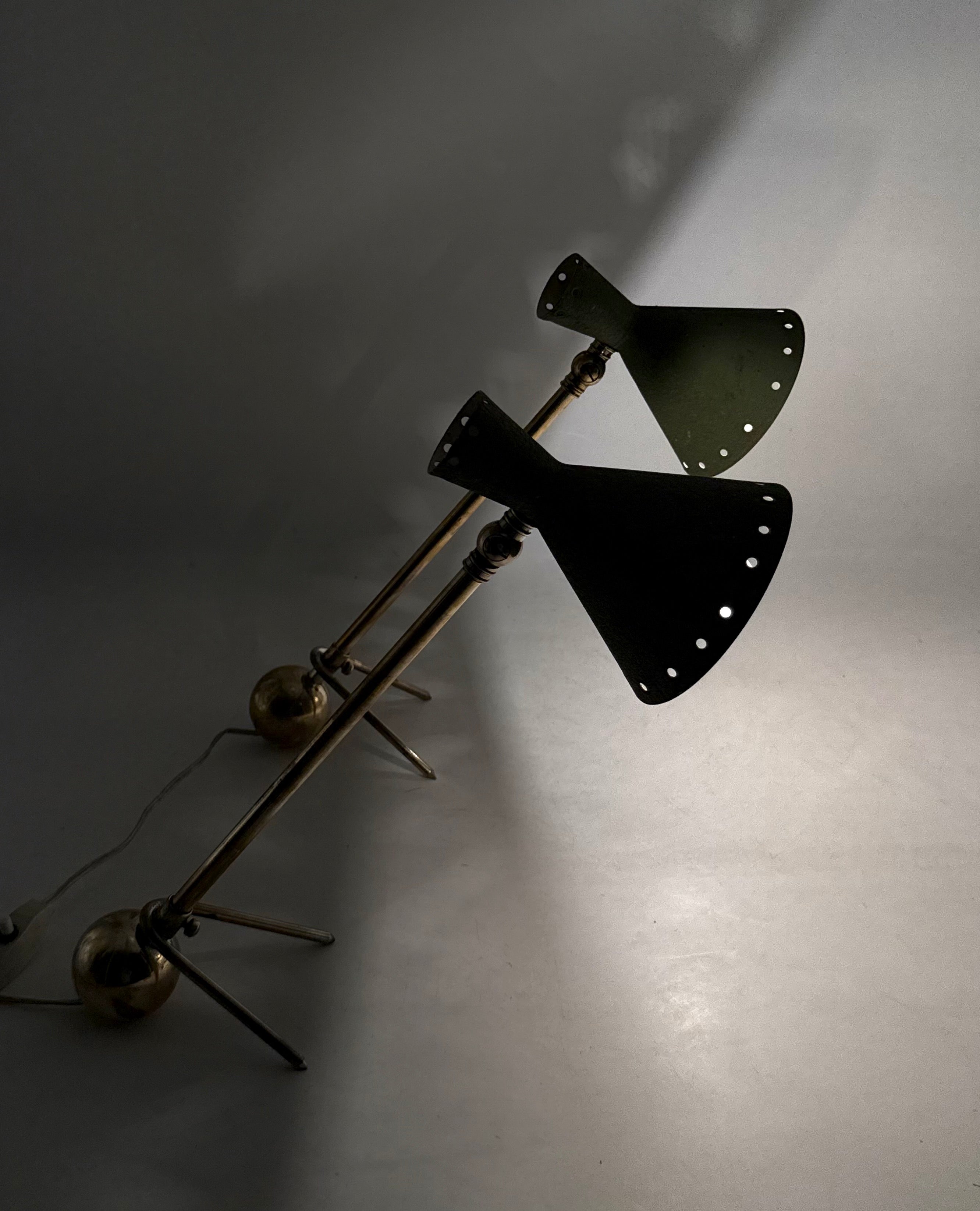 Set_of_2_Stilnovo_Attributed_Articulating_Table_Lamps_in_Brass_and_Aluminum,_Italy_1950s