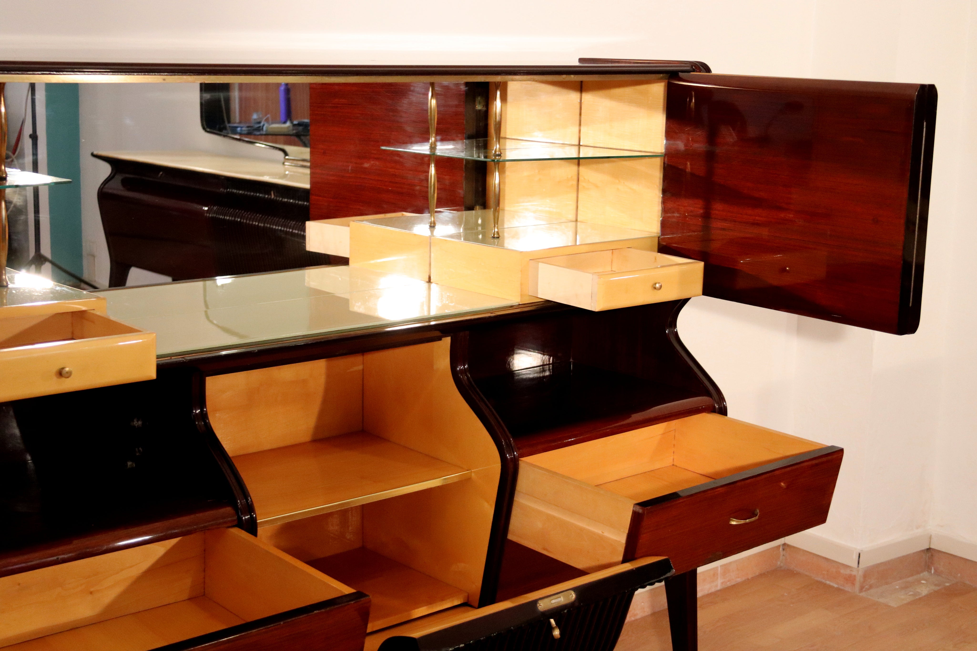 Osvaldo_Borsani_Rosewood_Sideboard_with_Bar_Cabinet_for_ABV,_Italy_1940s–50s