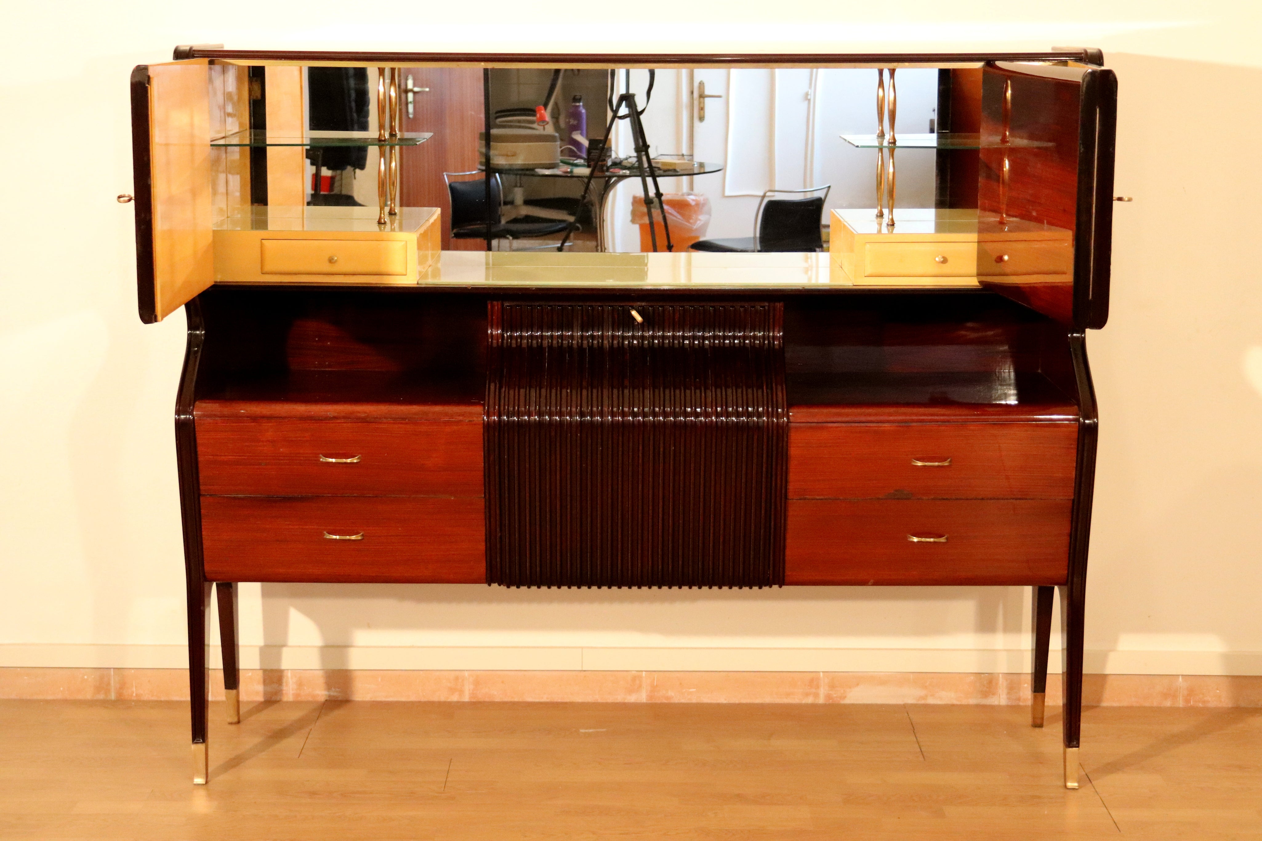Osvaldo_Borsani_Rosewood_Sideboard_with_Bar_Cabinet_for_ABV,_Italy_1940s–50s