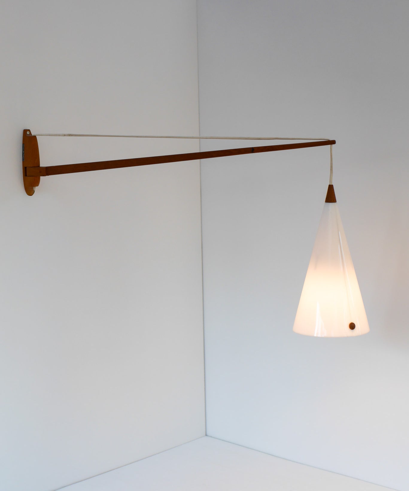 Model_734_Wall_Lamp_by_Uno_&_Östen_Kristiansson_for_Luxus,_Scandinavian_Modern,_1960s,_Sweden