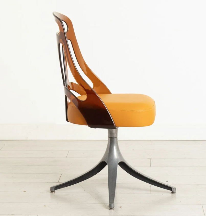 Set_of_4_Grafton_Atomic_Swivel_Chairs_in_Amber_Lucite_and_Mustard_Leather