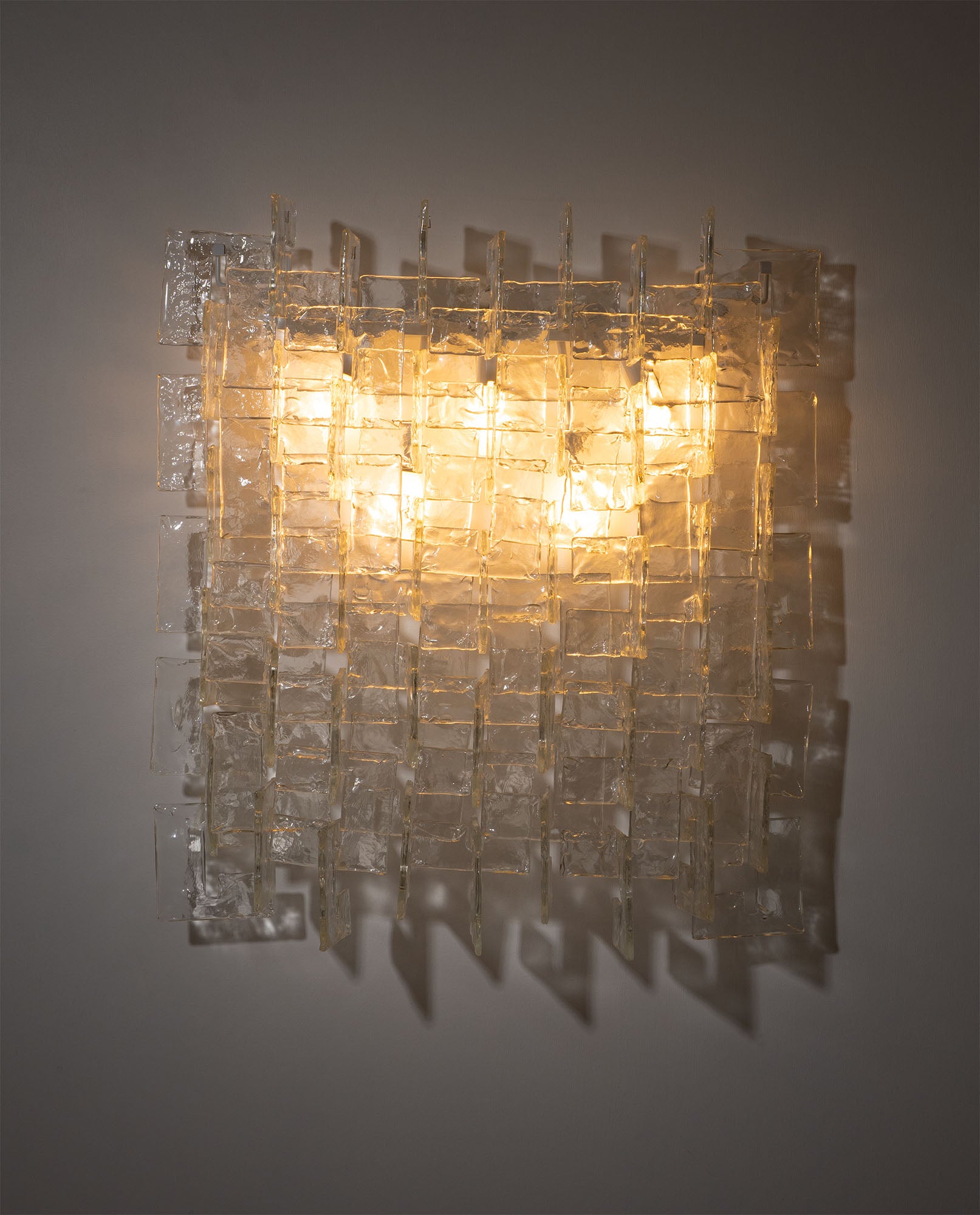 Glass_Pendant_Wall_Lamp_by_Carlo_Nason_in_Lacquered_Steel,_Italy_1970s