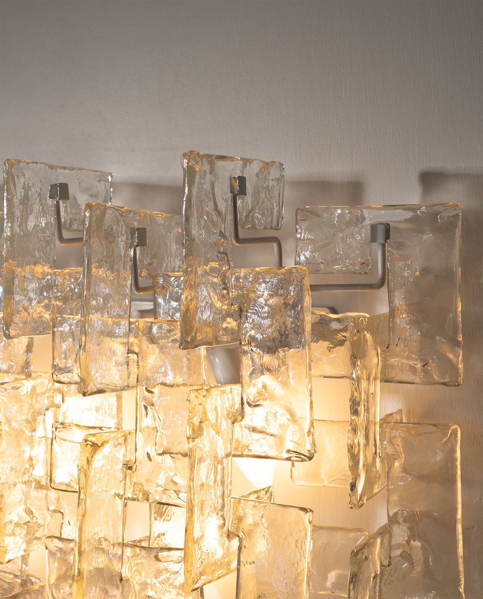 Glass_Pendant_Wall_Lamp_by_Carlo_Nason_in_Lacquered_Steel,_Italy_1970s