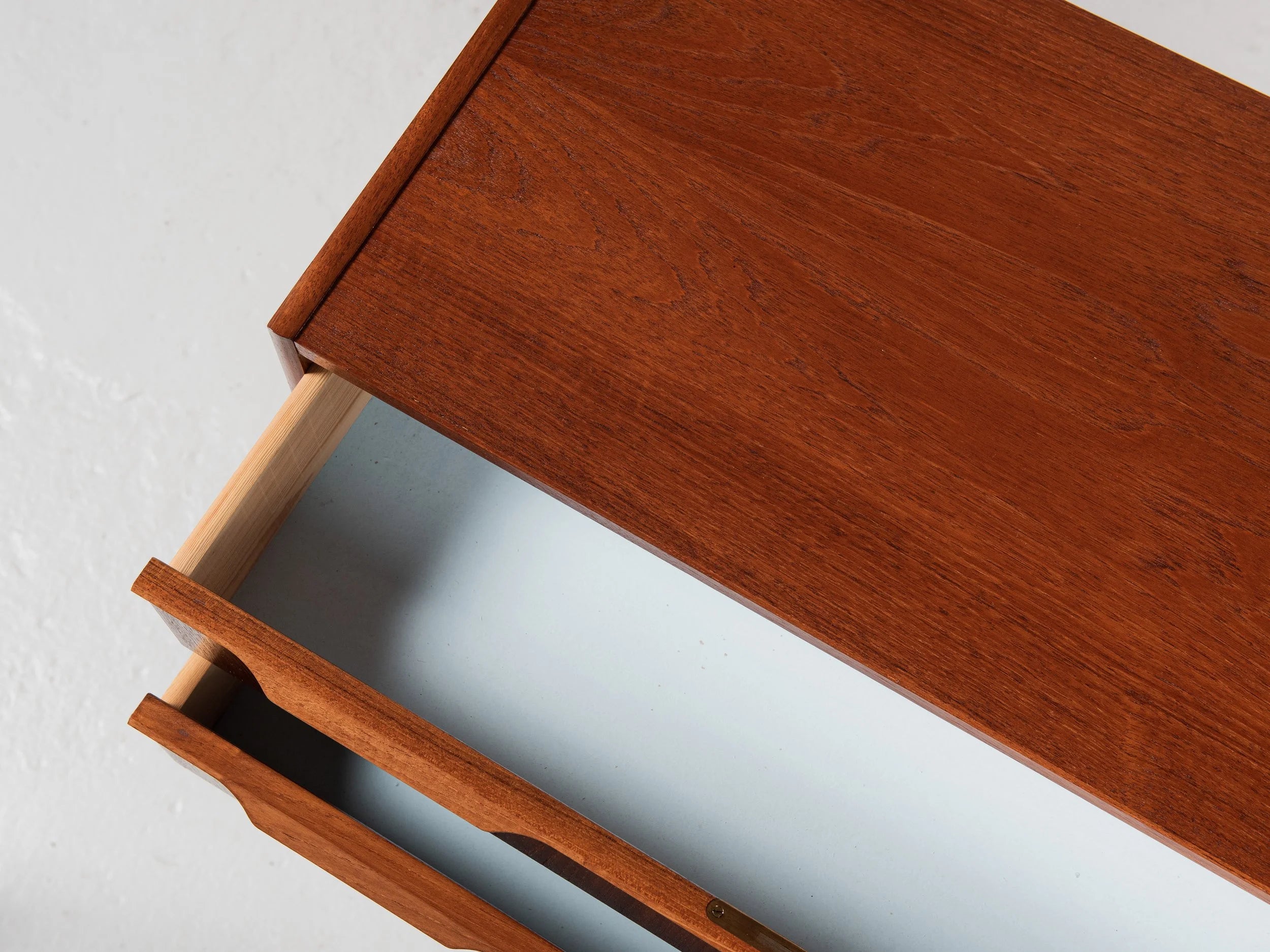 Midcentury_Danish_chest_of_6_drawers_in_teak_1960s