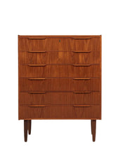 Midcentury_Danish_chest_of_6_drawers_in_teak_1960s
