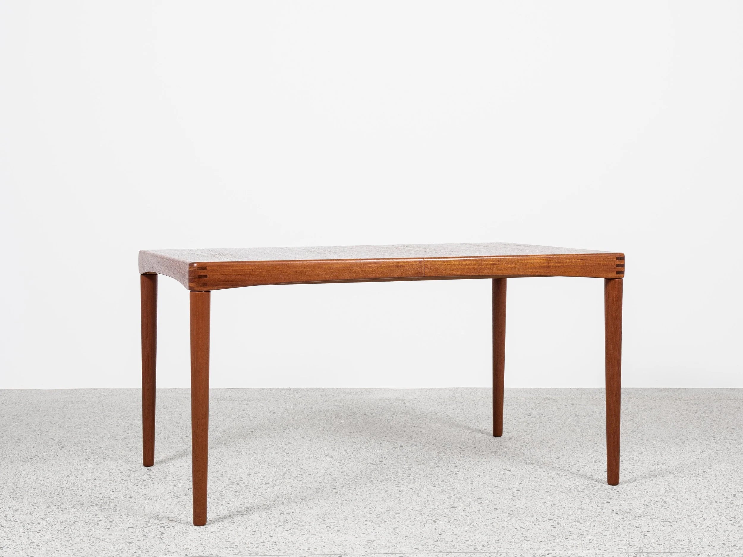 Midcentury_Danish_dining_table_in_teak_by_HW_Klein_for_Bramin_from_1971