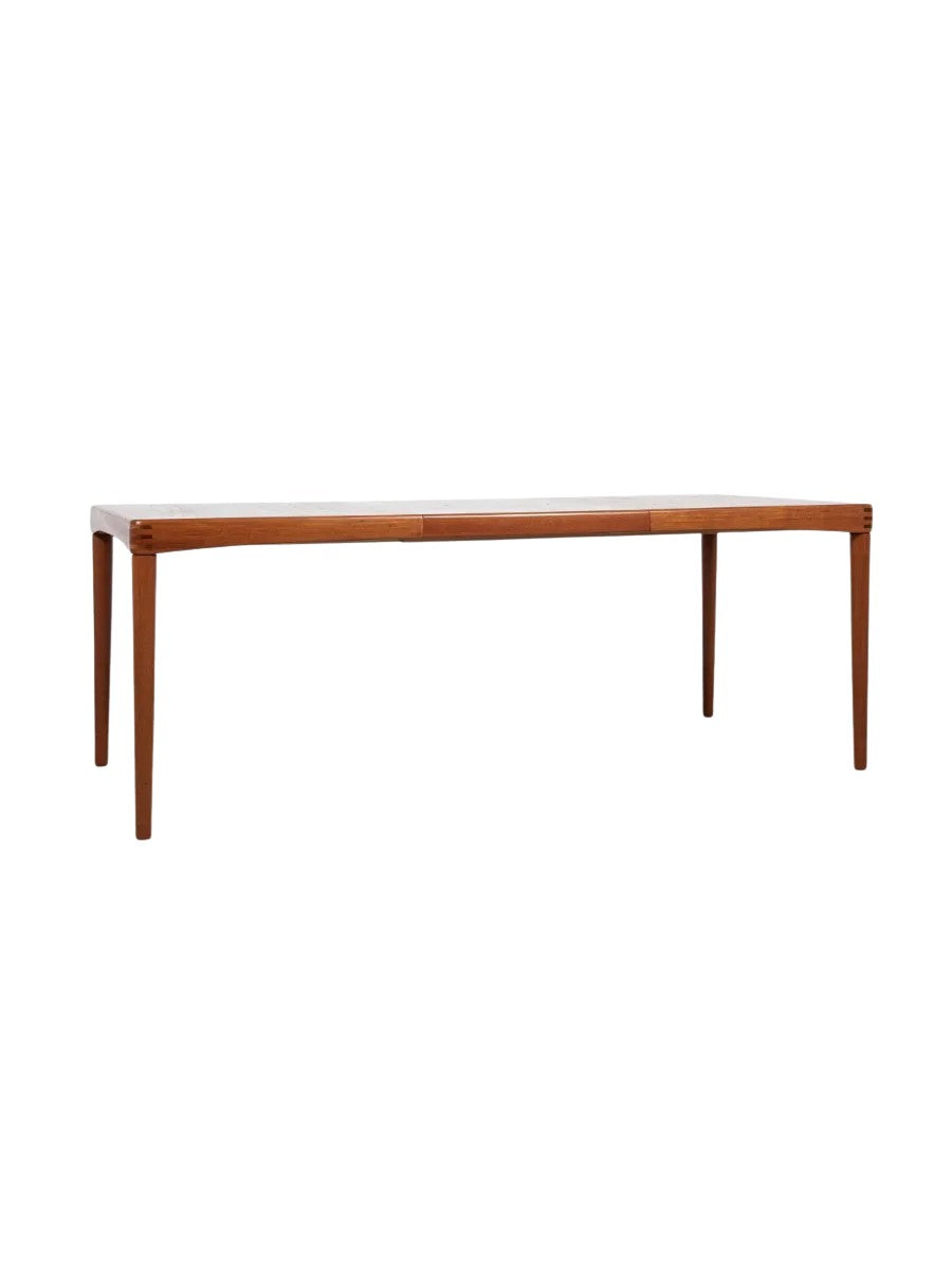 Midcentury_Danish_dining_table_in_teak_by_HW_Klein_for_Bramin_from_1971