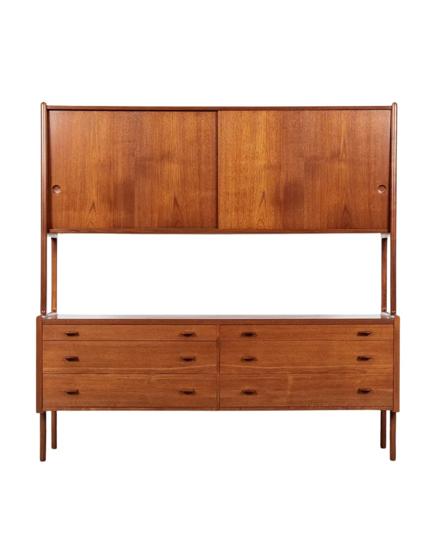 Midcentury_Danish_double_sideboard_RY-20_in_teak_by_Hans_Wegner_for_Ry_Møbler